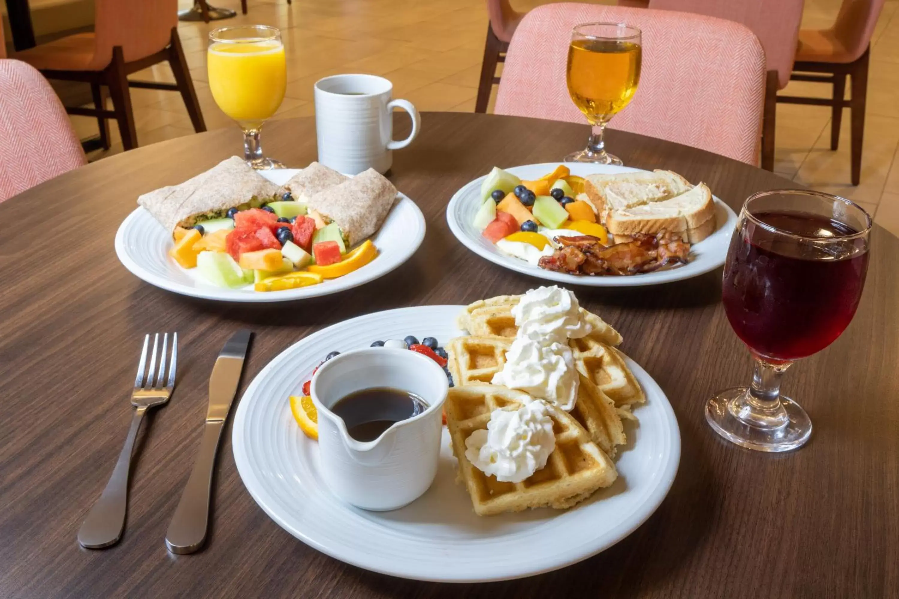 Restaurant/places to eat, Lunch and Dinner in Holiday Inn Poughkeepsie, an IHG Hotel