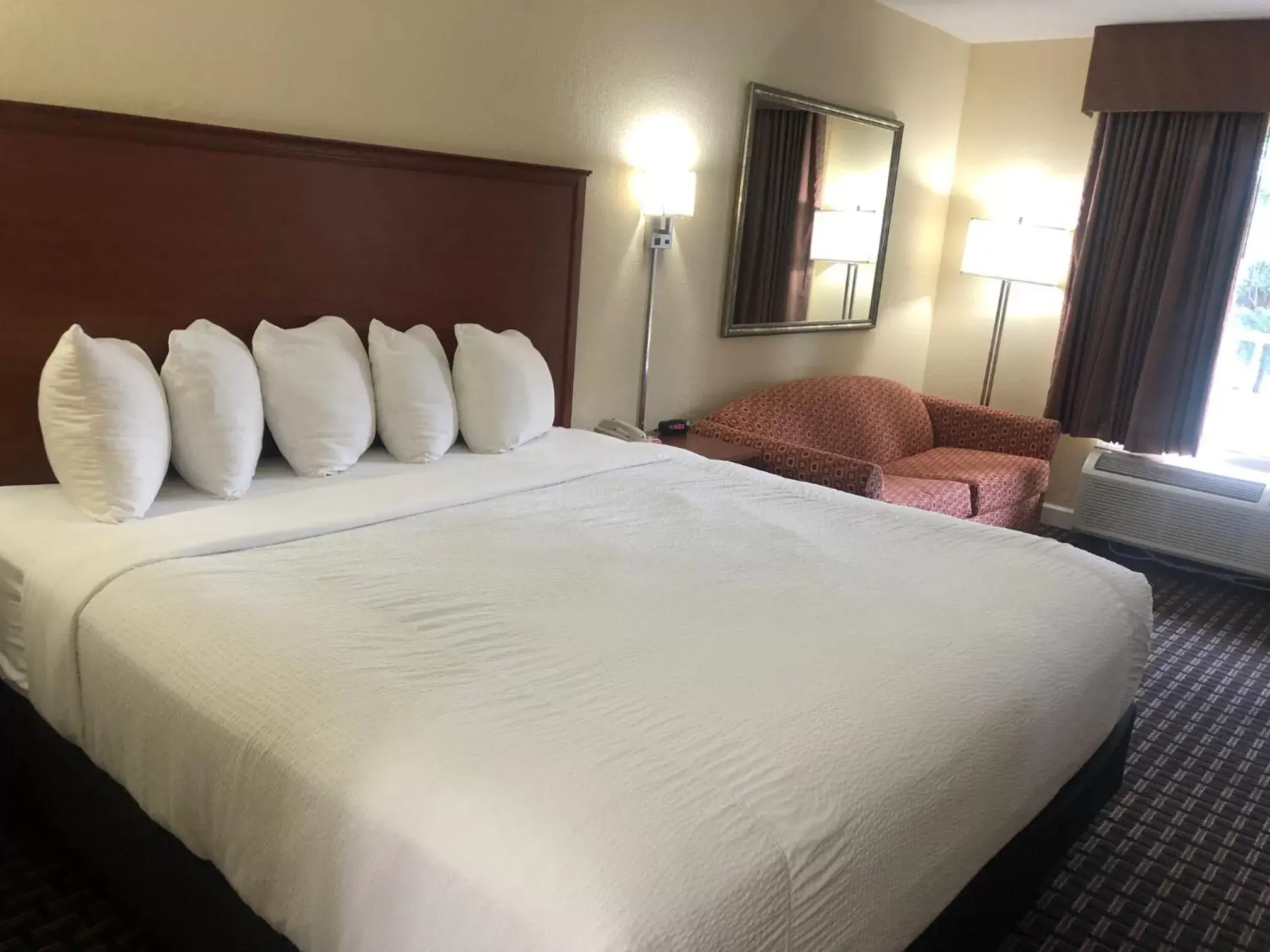 Bed in Days Inn by Wyndham Port Charlotte Town Center