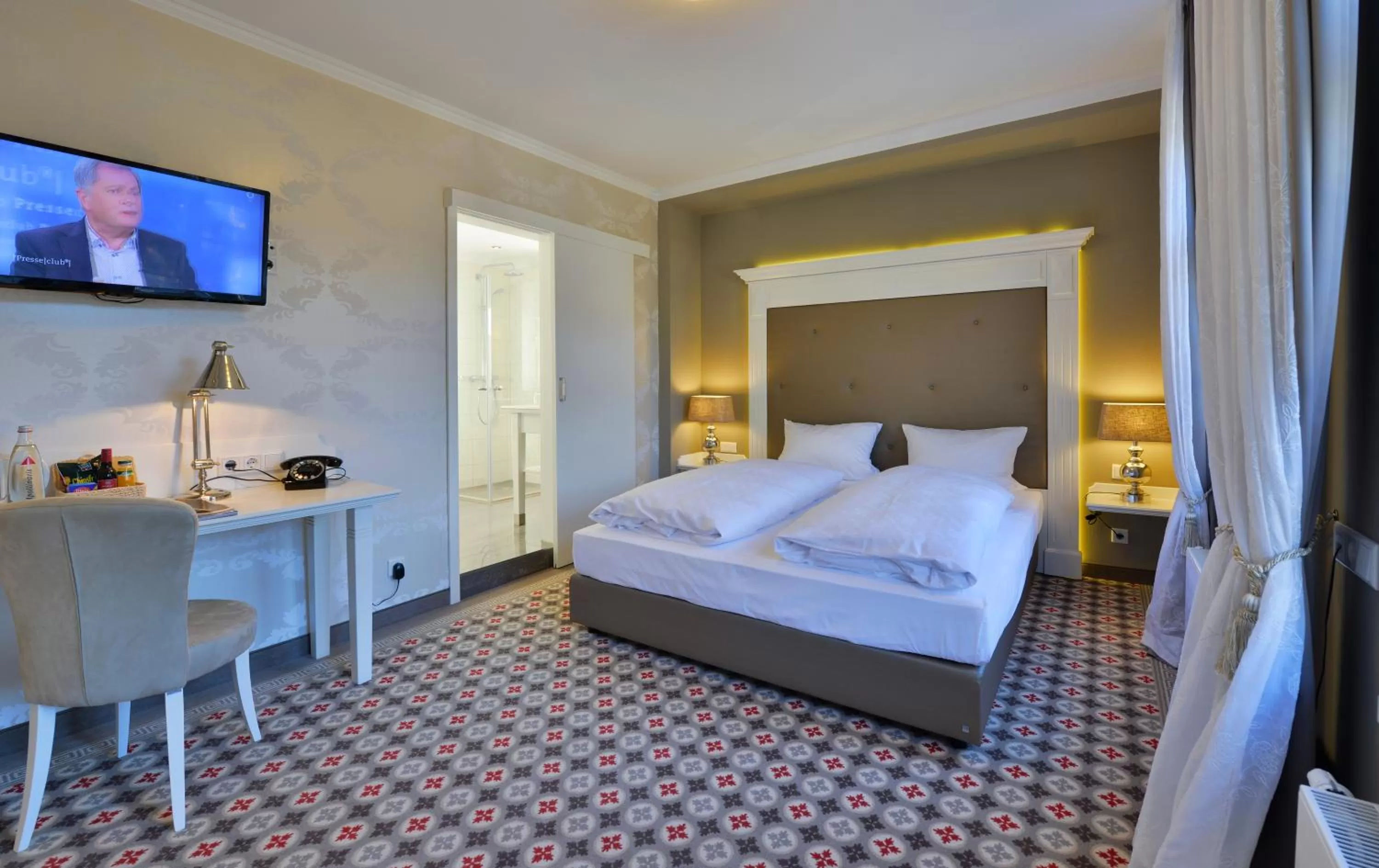 Bedroom, Bed in Hotel Alte Schule