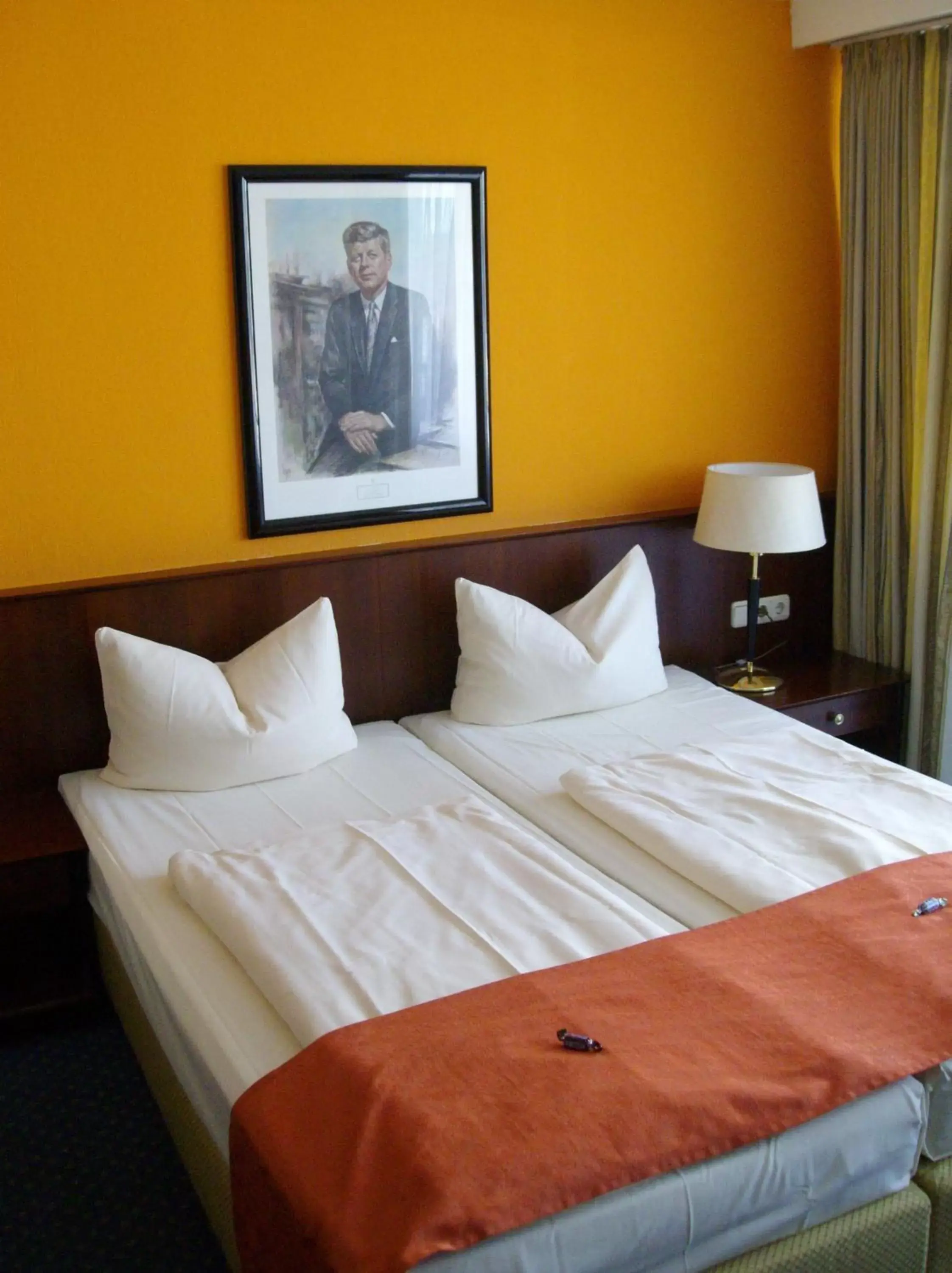 Photo of the whole room, Bed in Superior Hotel Präsident