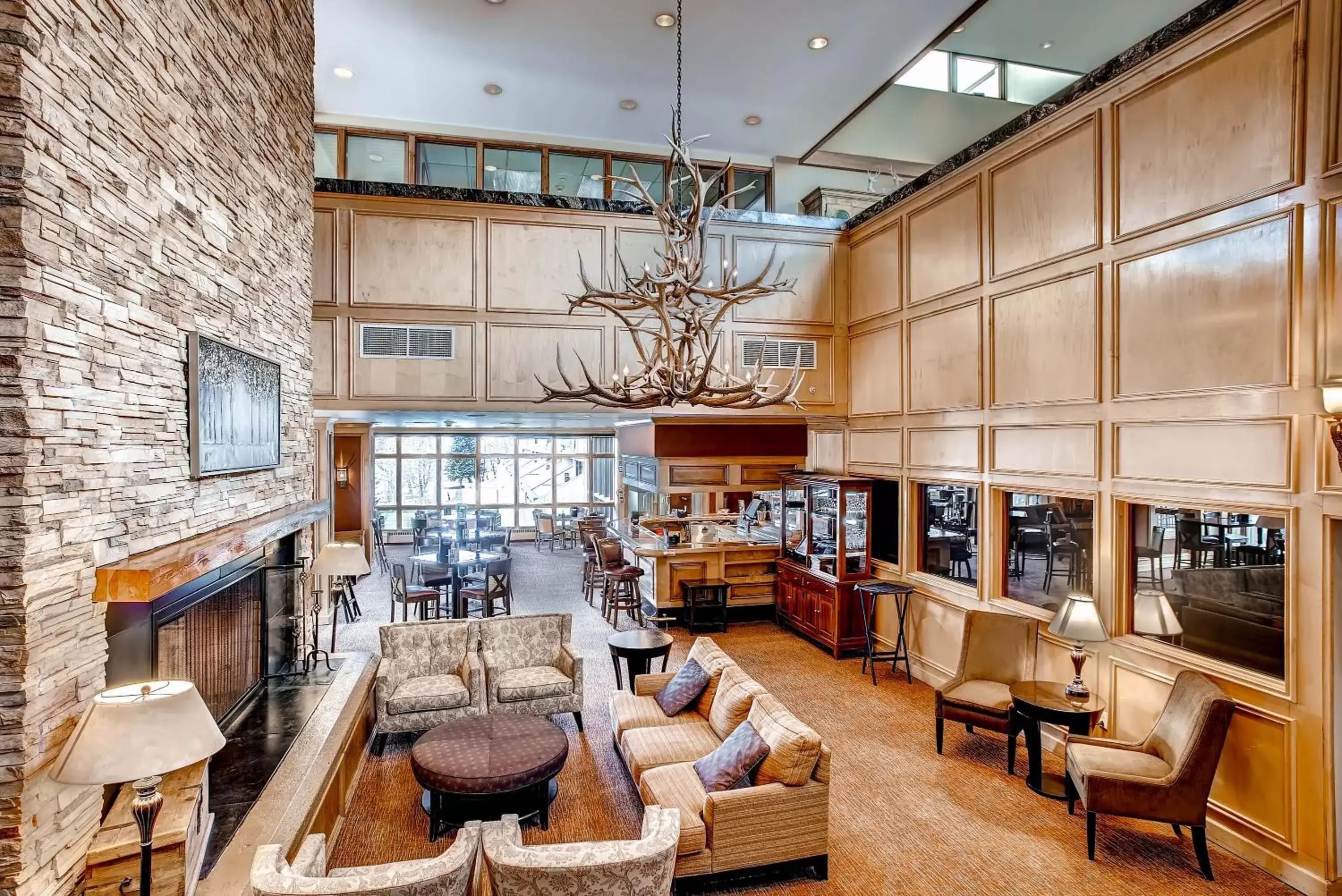 Lounge or bar in The Keystone Lodge and Spa by Keystone Resort Lounge or bar in The Keystone Lodge and Spa by Keystone Resort