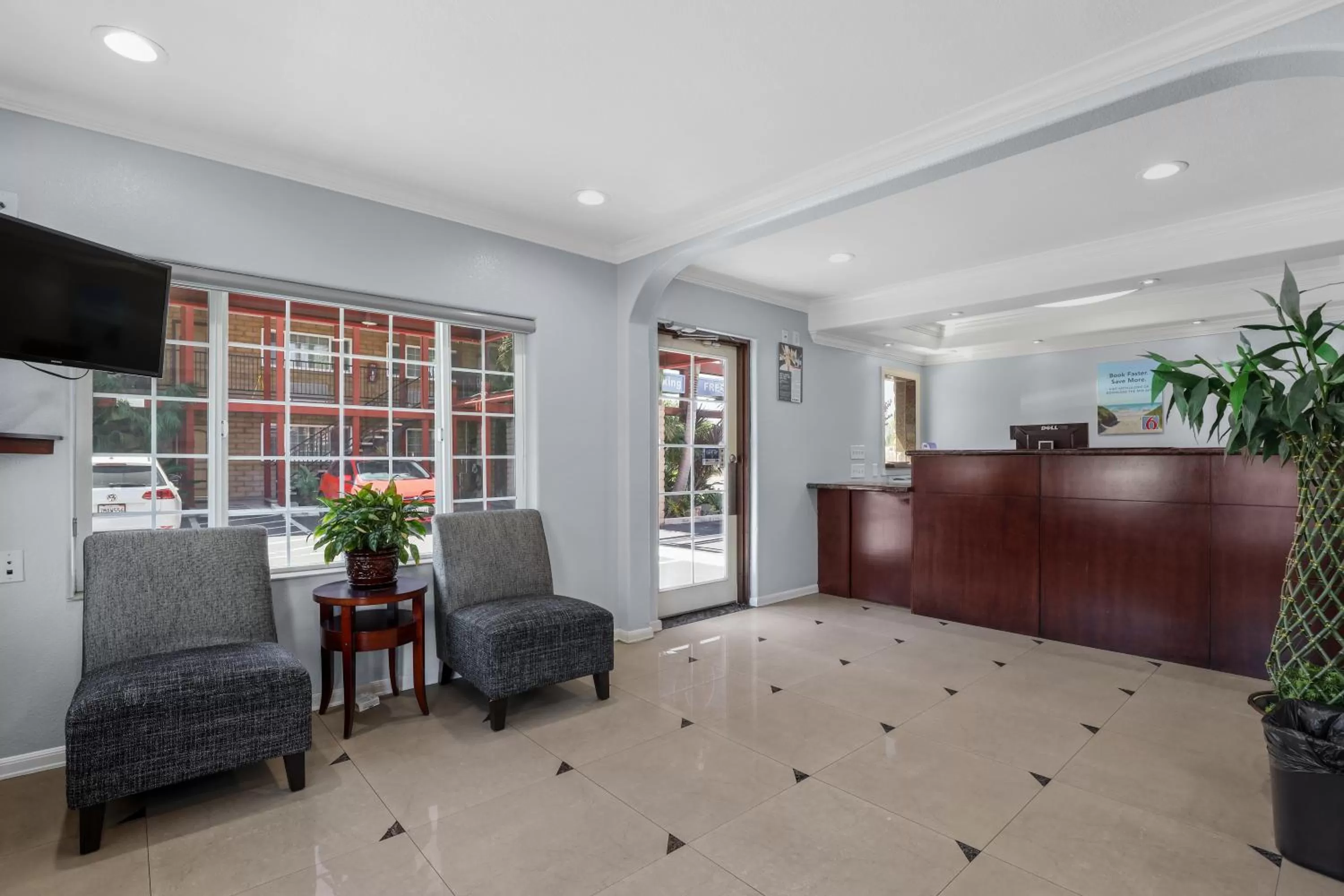 Lobby or reception in Motel 6 Carlsbad, Ca- North