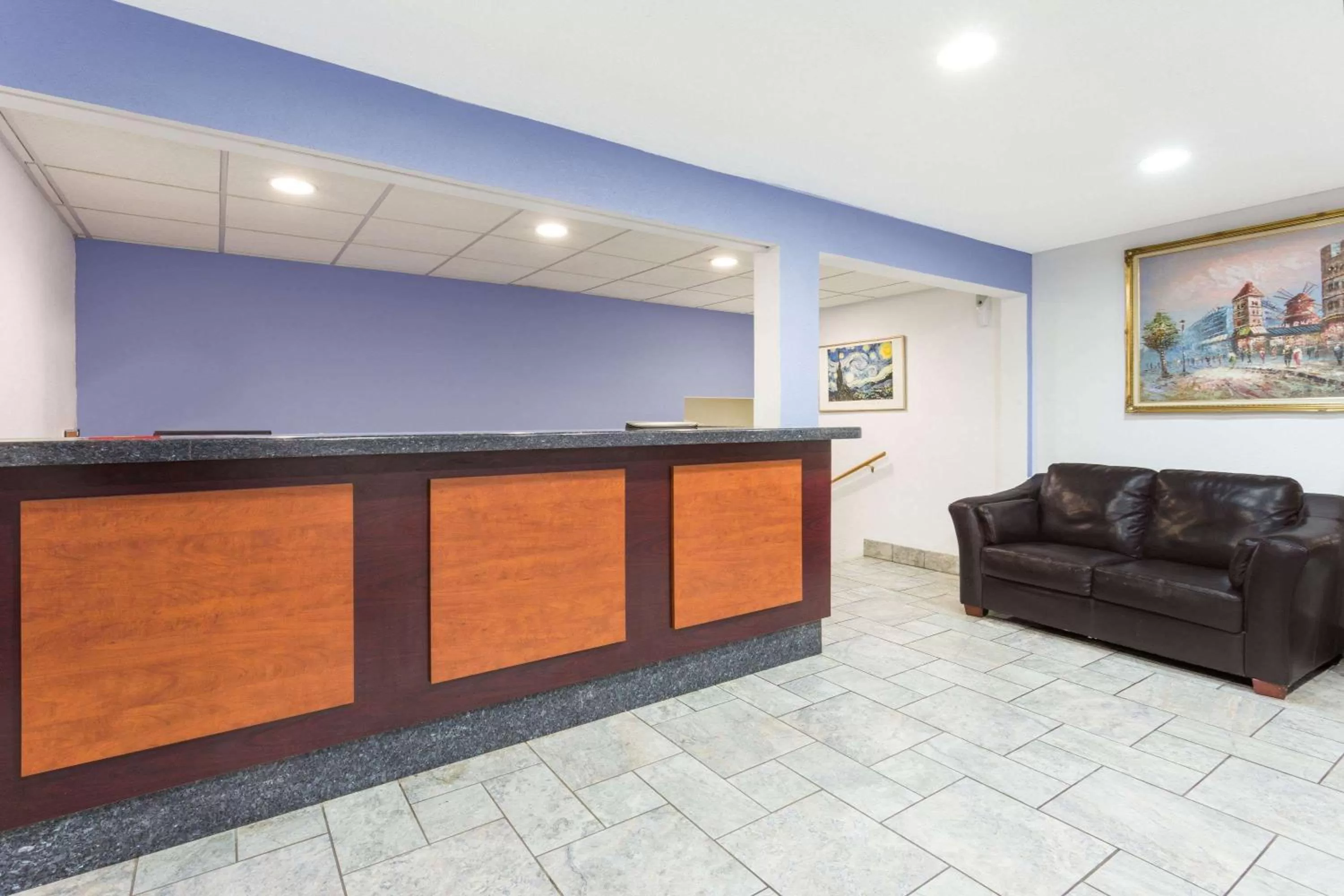 Lobby or reception in Super 8 by Wyndham Kenosha/Pleasant Prairie