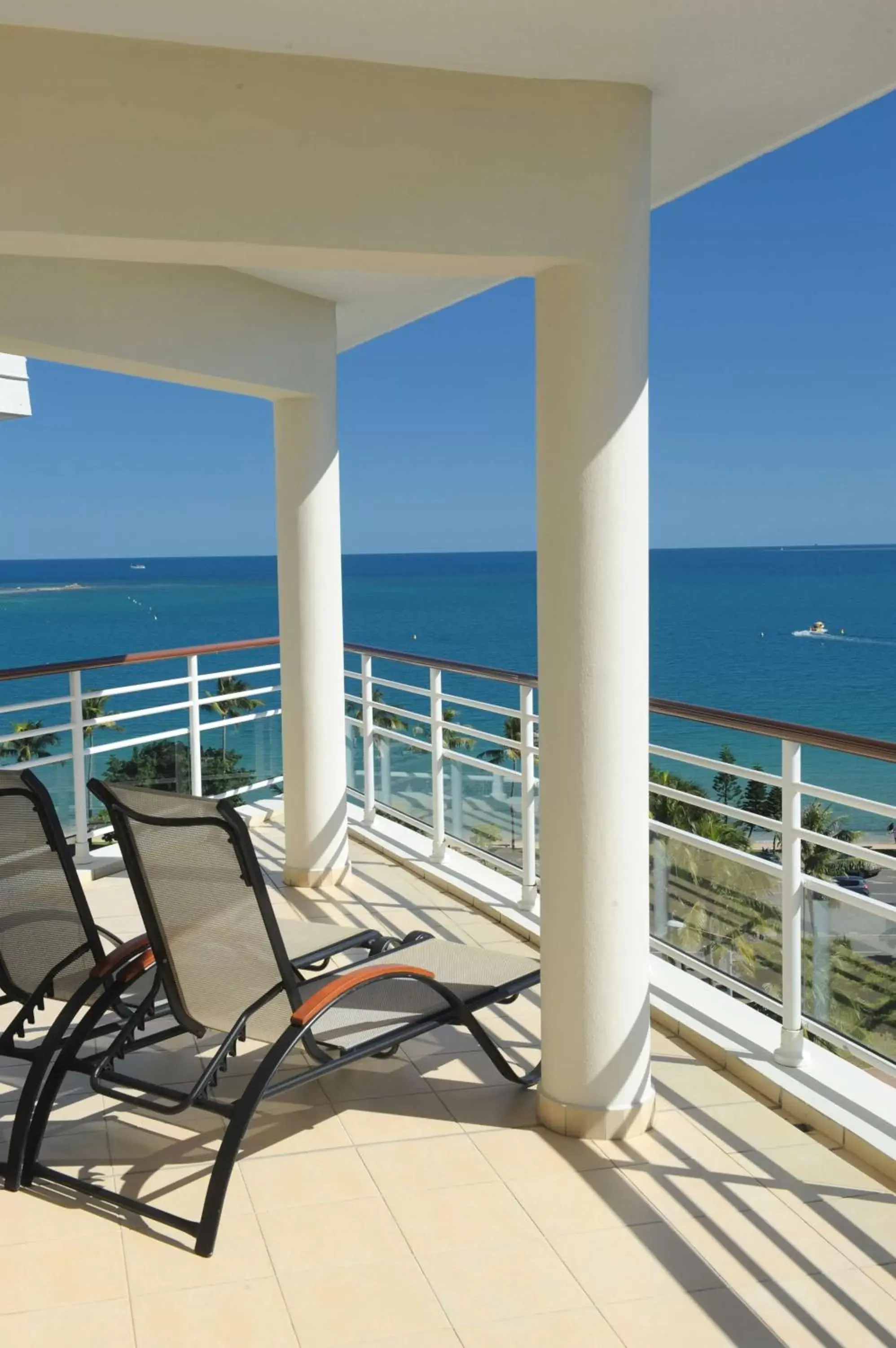 Living room, Balcony/Terrace in Hilton Noumea La Promenade Residences