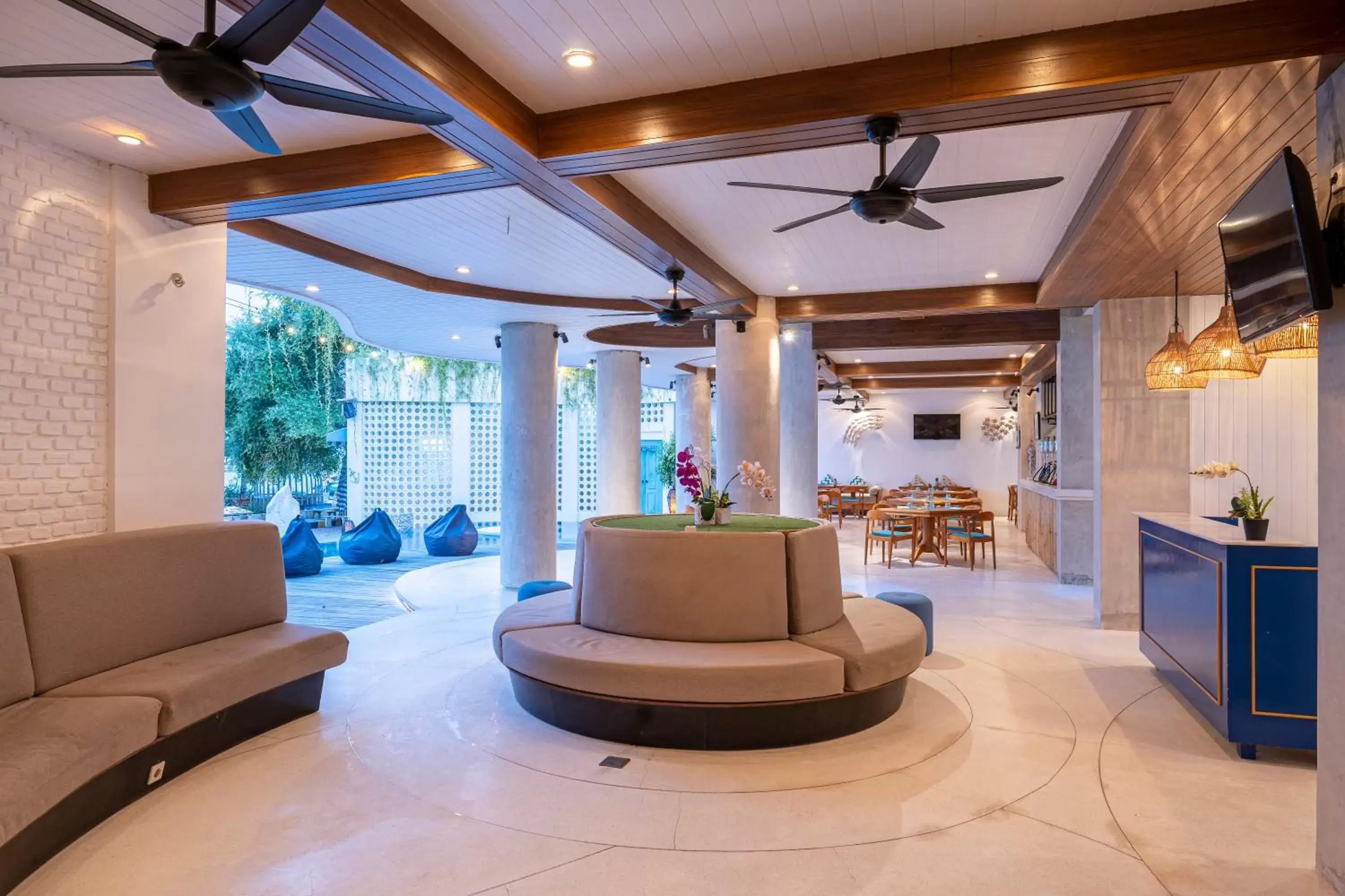 Seating area, Lobby/Reception in The Beach House Resort