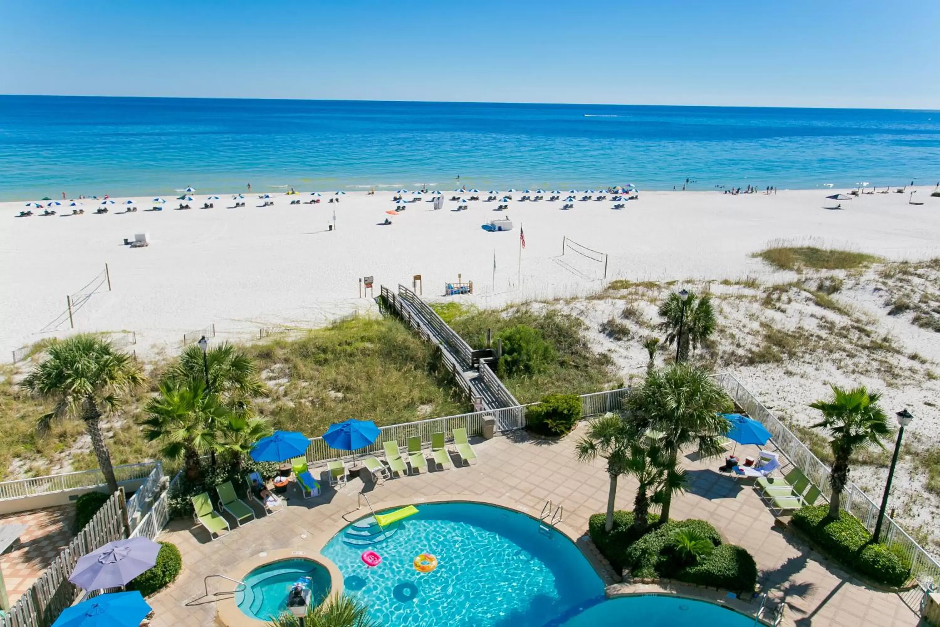 Property building, Pool View in Holiday Inn Express Orange Beach - On The Beach, an IHG Hotel