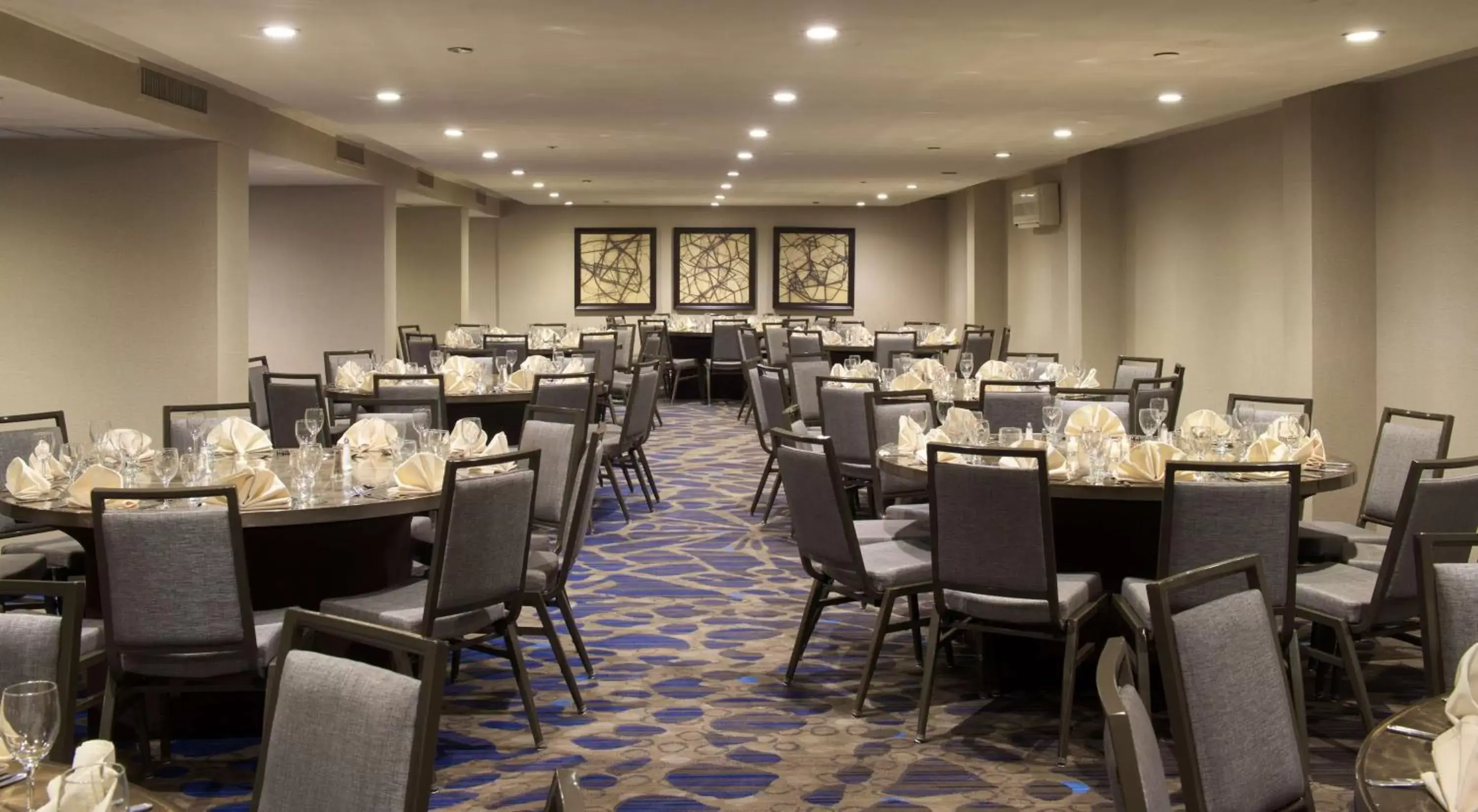 Meeting/conference room, Restaurant/Places to Eat in Hilton Parsippany