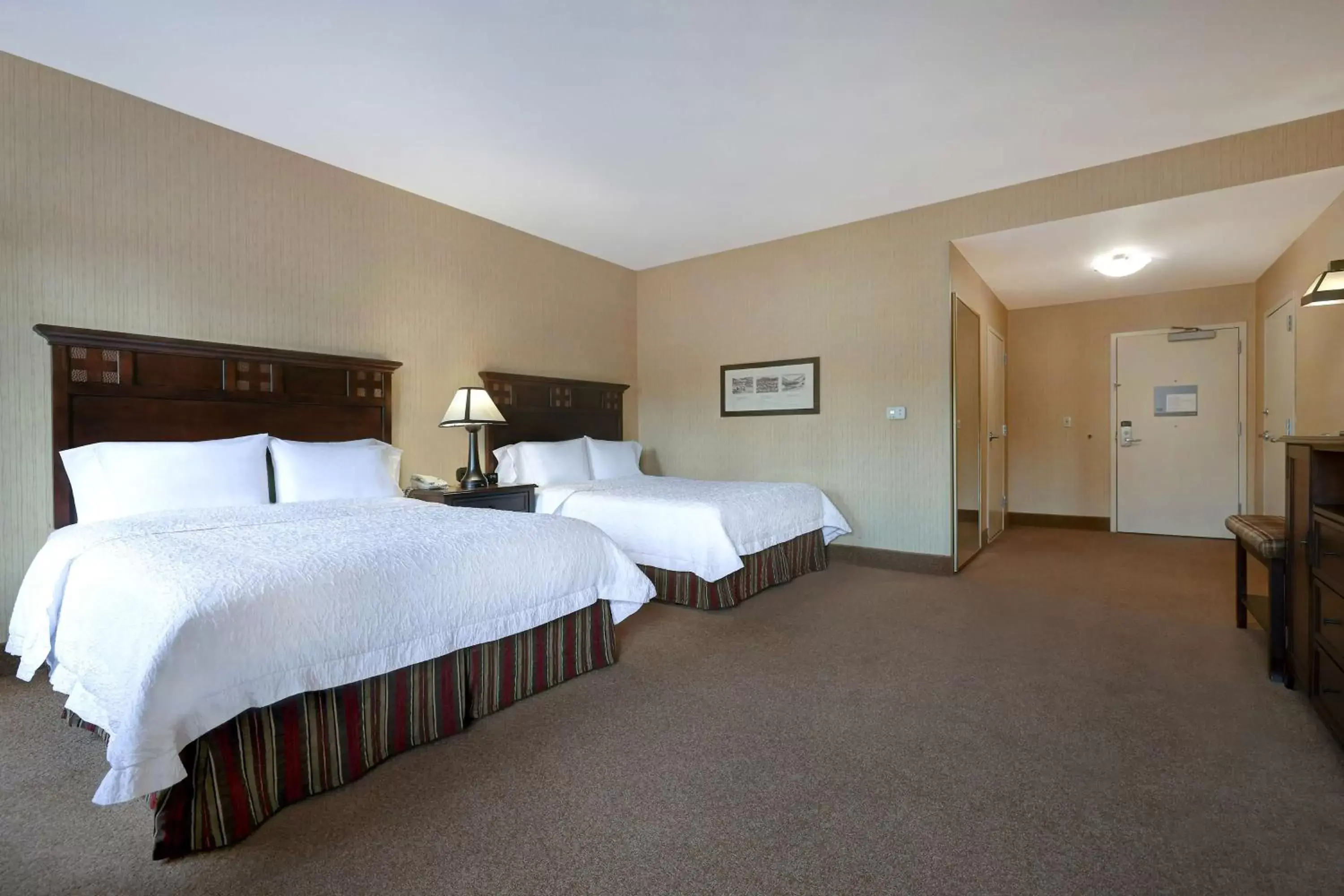 Bed in Hampton Inn & Suites Tahoe-Truckee