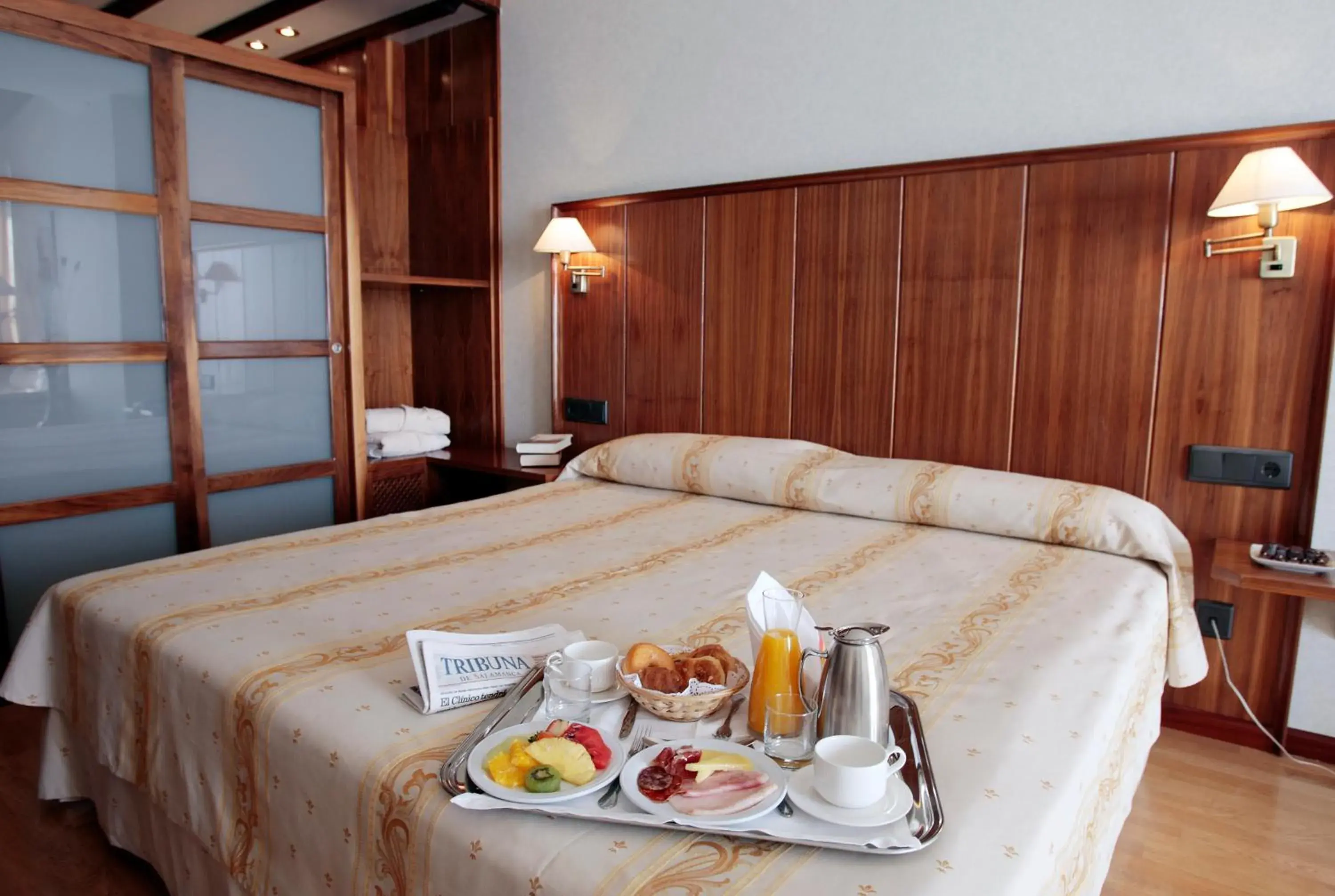 Bed in Hotel Doña Brígida – Salamanca Forum Bed in Hotel Doña Brígida – Salamanca Forum