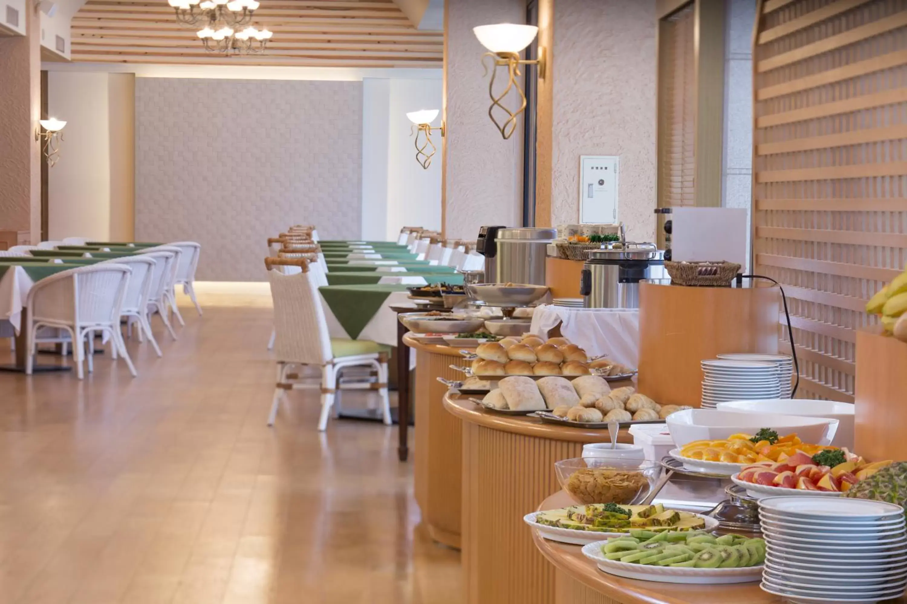 Restaurant/Places to Eat in The Residential Suites Fukuoka