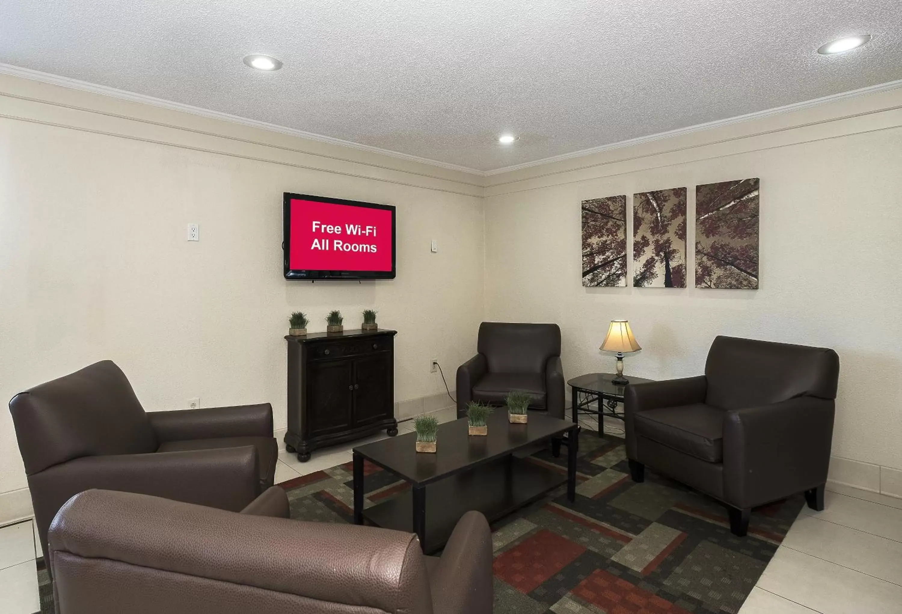 Lobby or reception, Seating Area in Red Roof Inn Bloomington - Normal/University