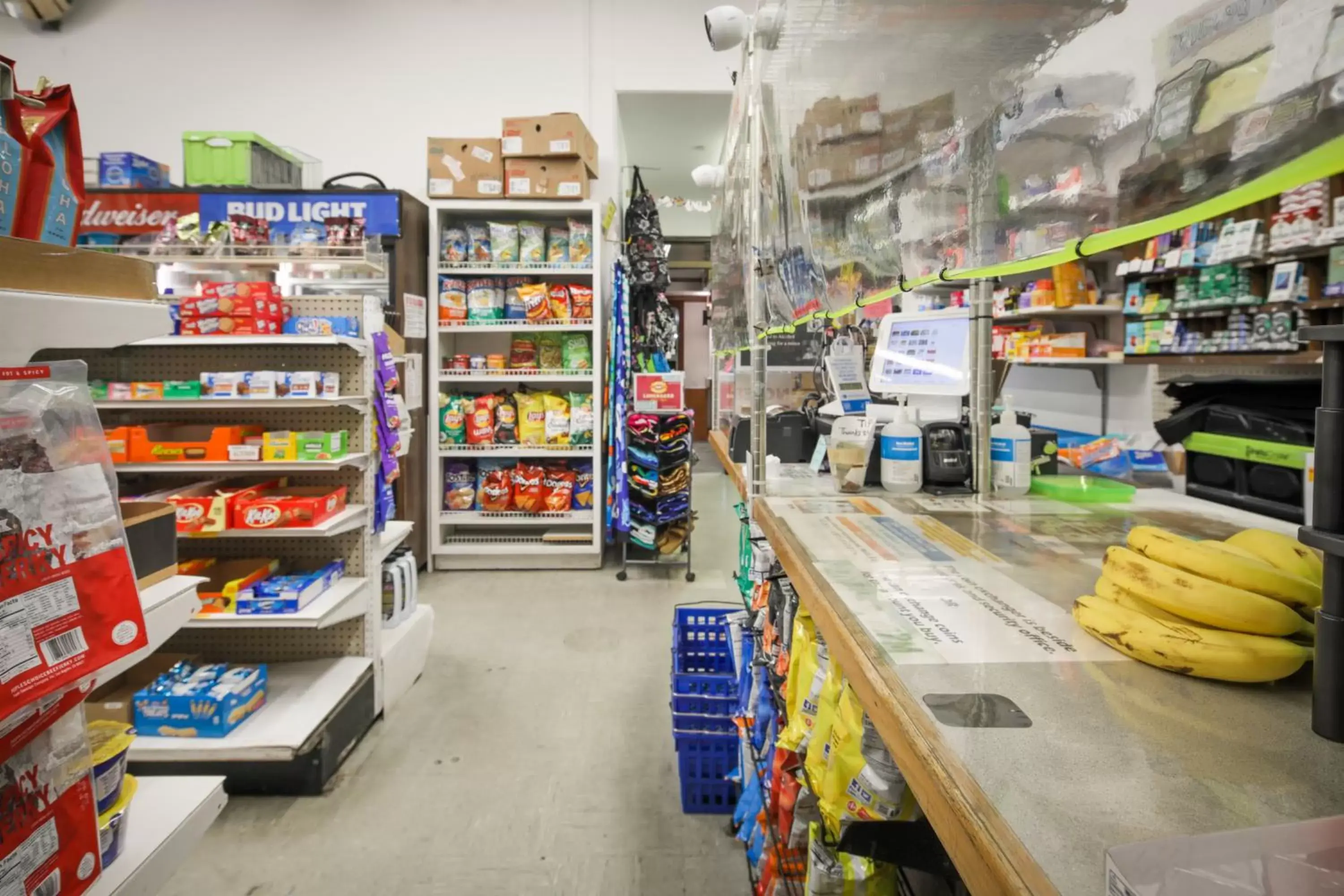 On-site shops, Supermarket/Shops in Aston at the Waikiki Banyan