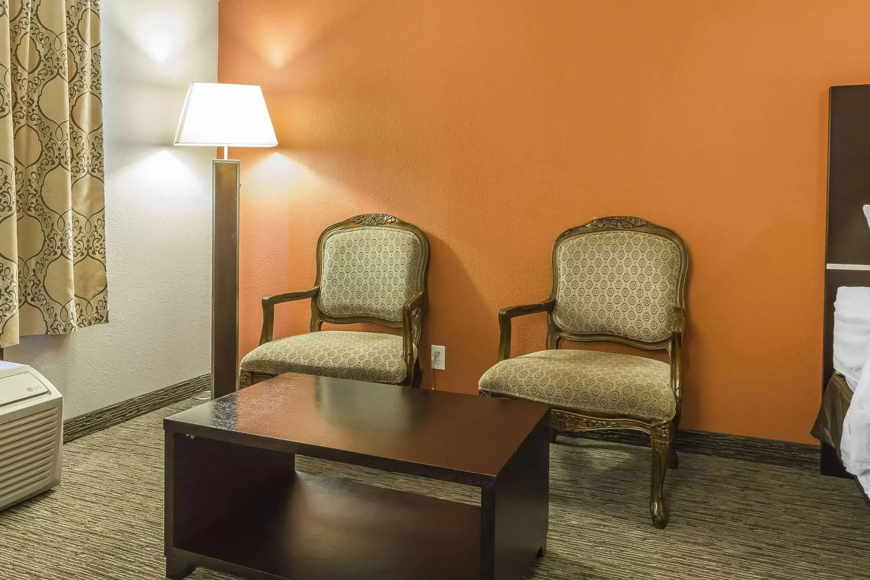 Photo of the whole room, Seating Area in Comfort Inn & Suites Yorkton