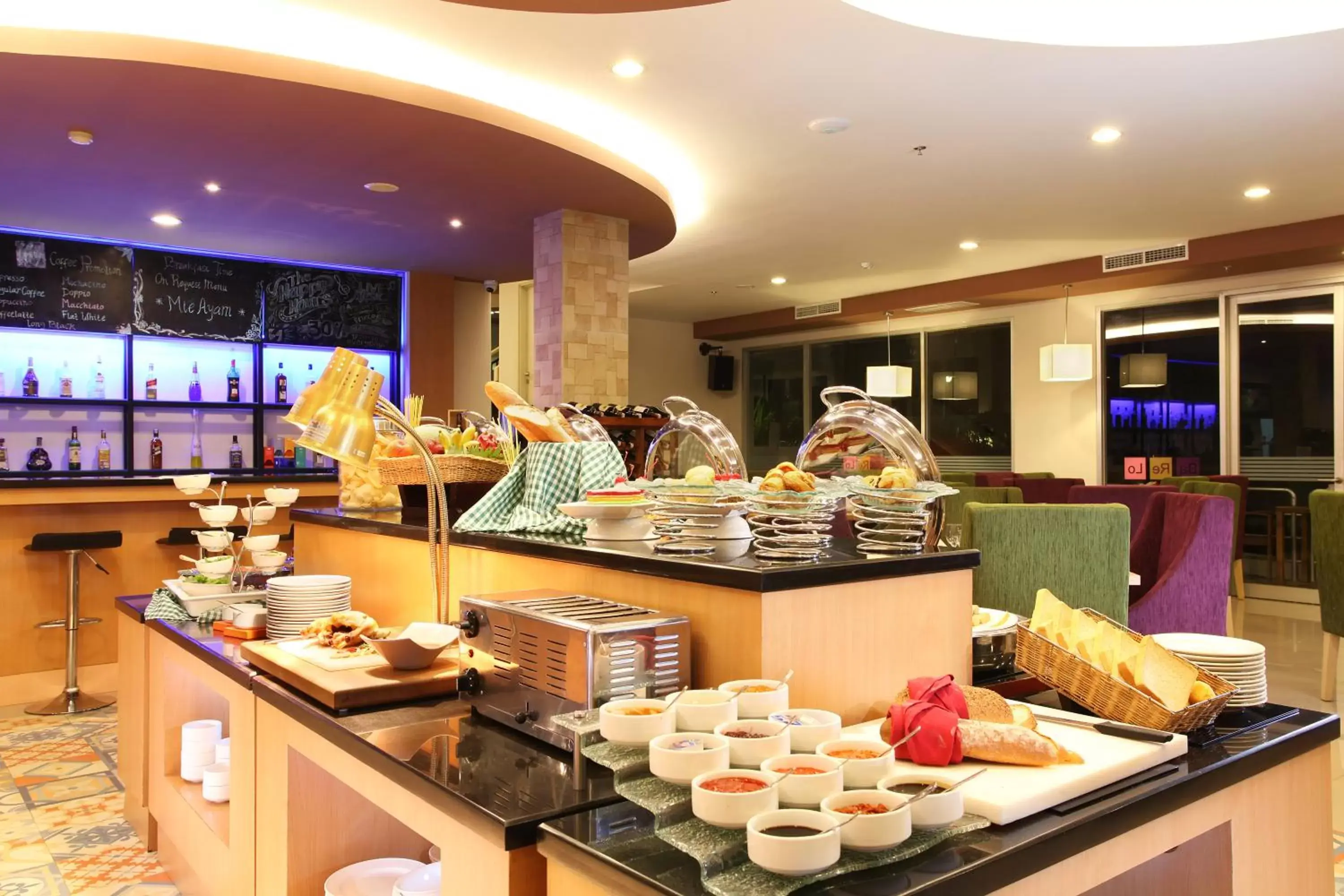 Buffet breakfast, Food in Swiss-Belinn Balikpapan