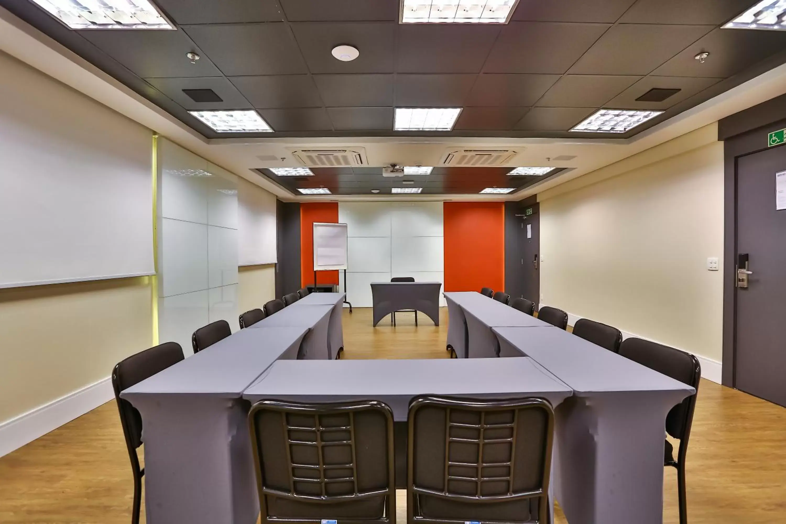 Meeting/conference room in Park Inn by Radisson Santos