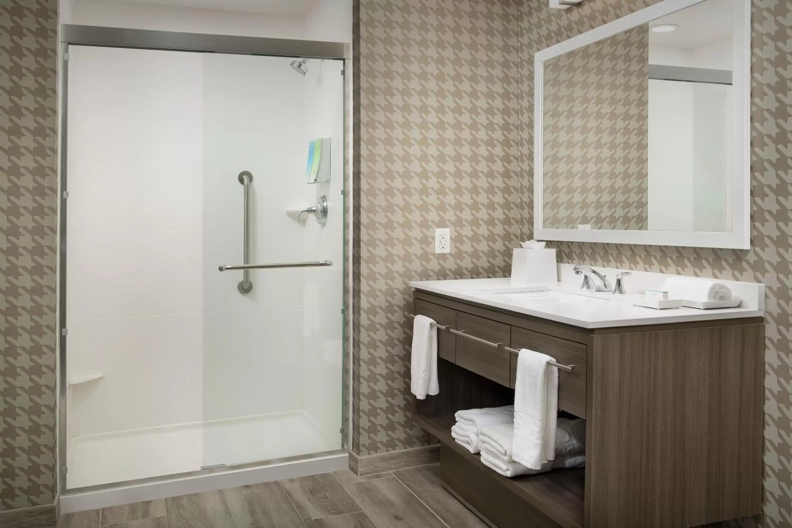 Bathroom in Home2 Suites By Hilton Miami Doral West Airport, Fl