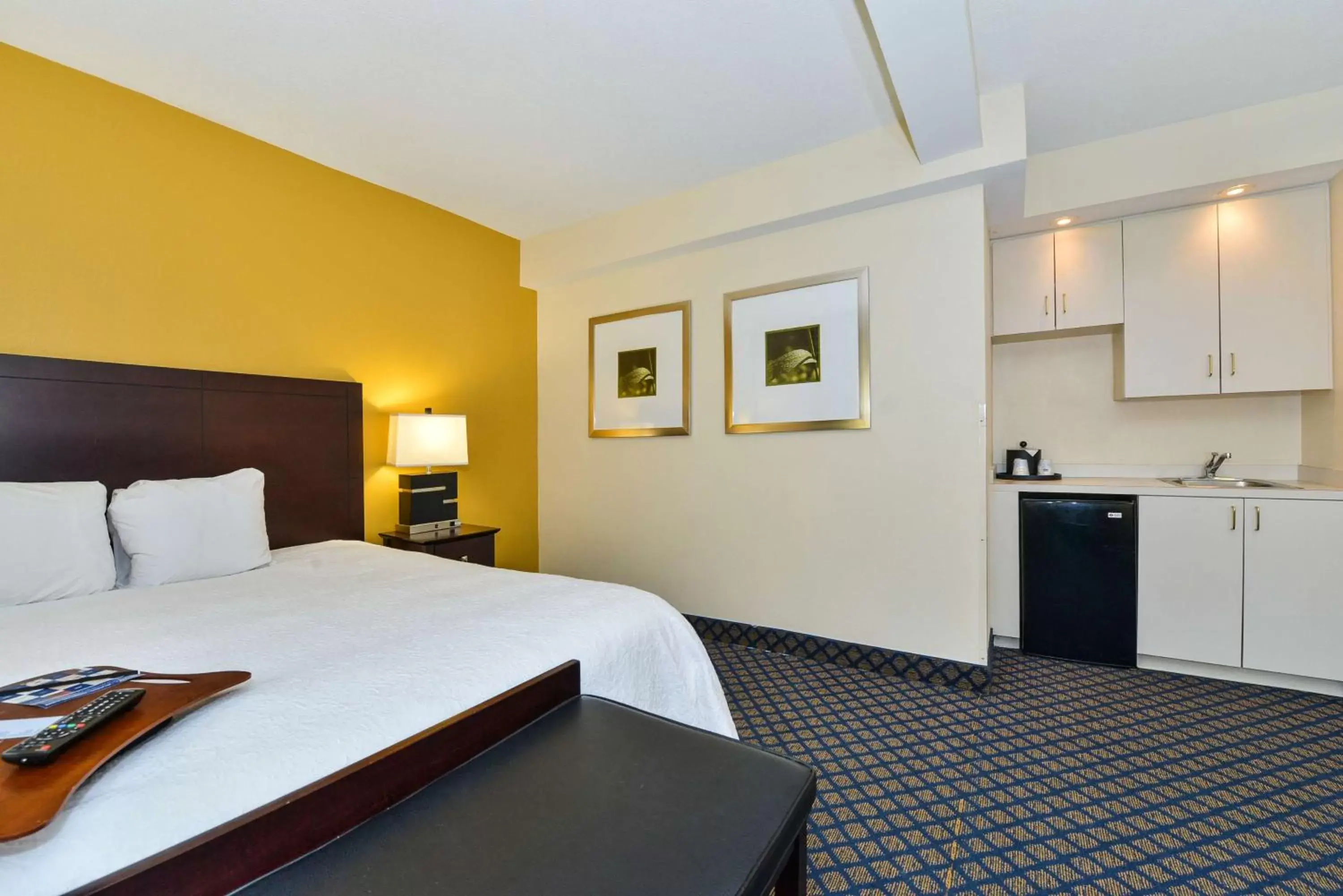 Bed in Hampton Inn By Hilton Petersburg-Ft. Lee