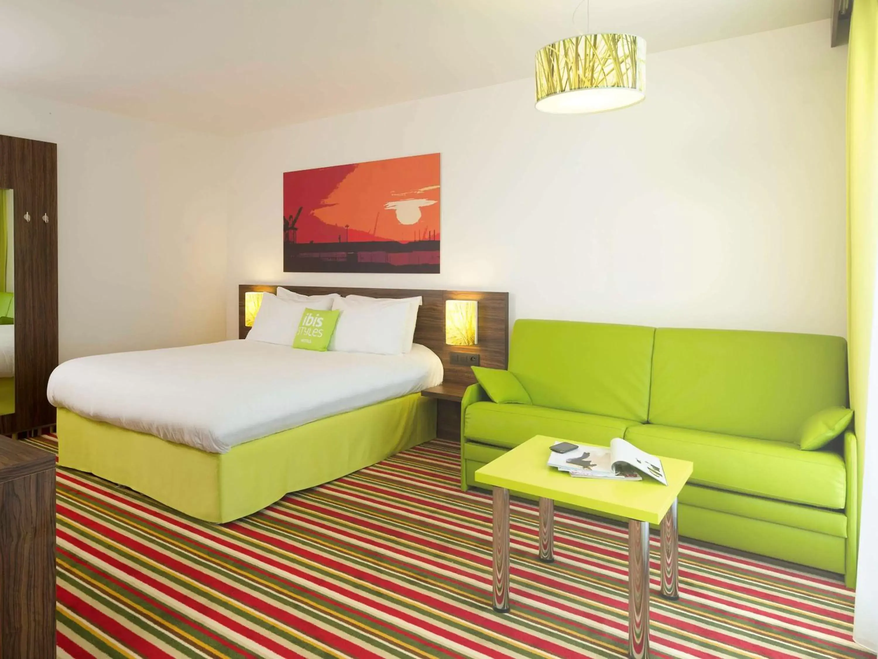 Photo of the whole room in ibis Styles Zeebrugge