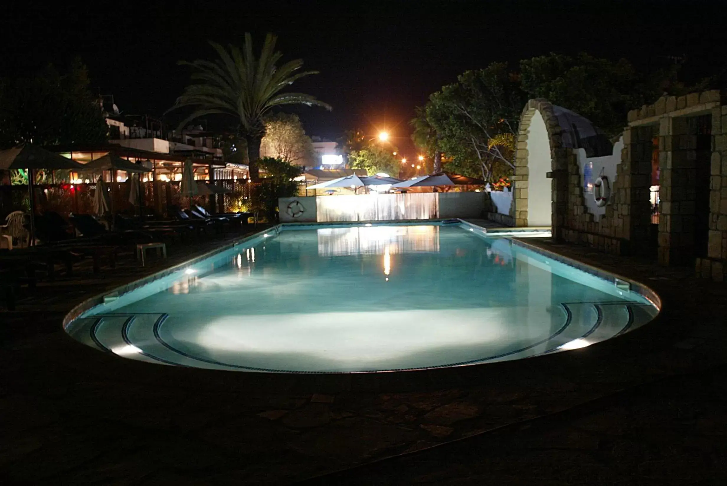 Swimming Pool in Dionysos Central