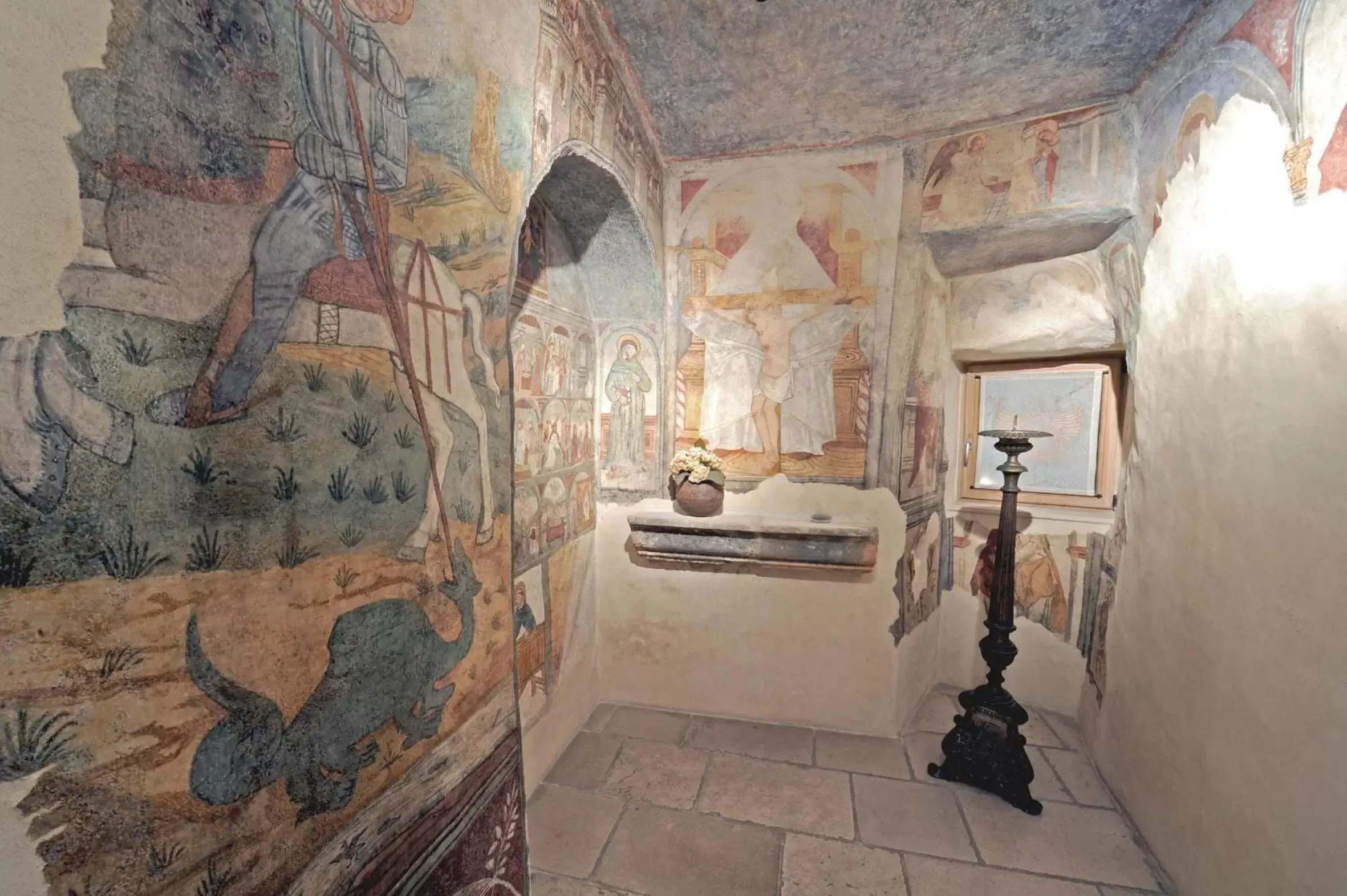 Decorative detail, Bathroom in Dimora Storica Torre Del Parco 1419