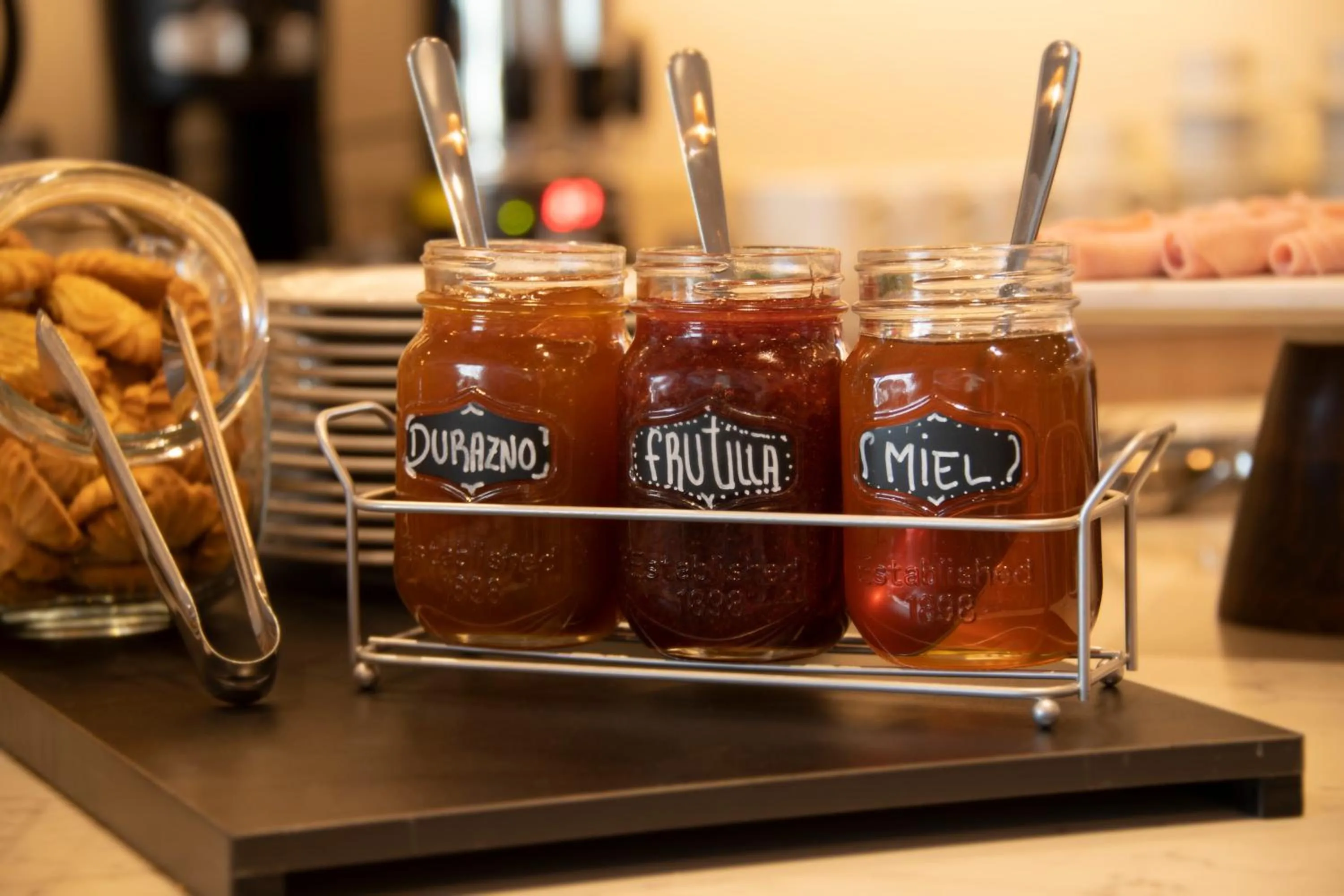 Buffet breakfast in Casa Grande Express