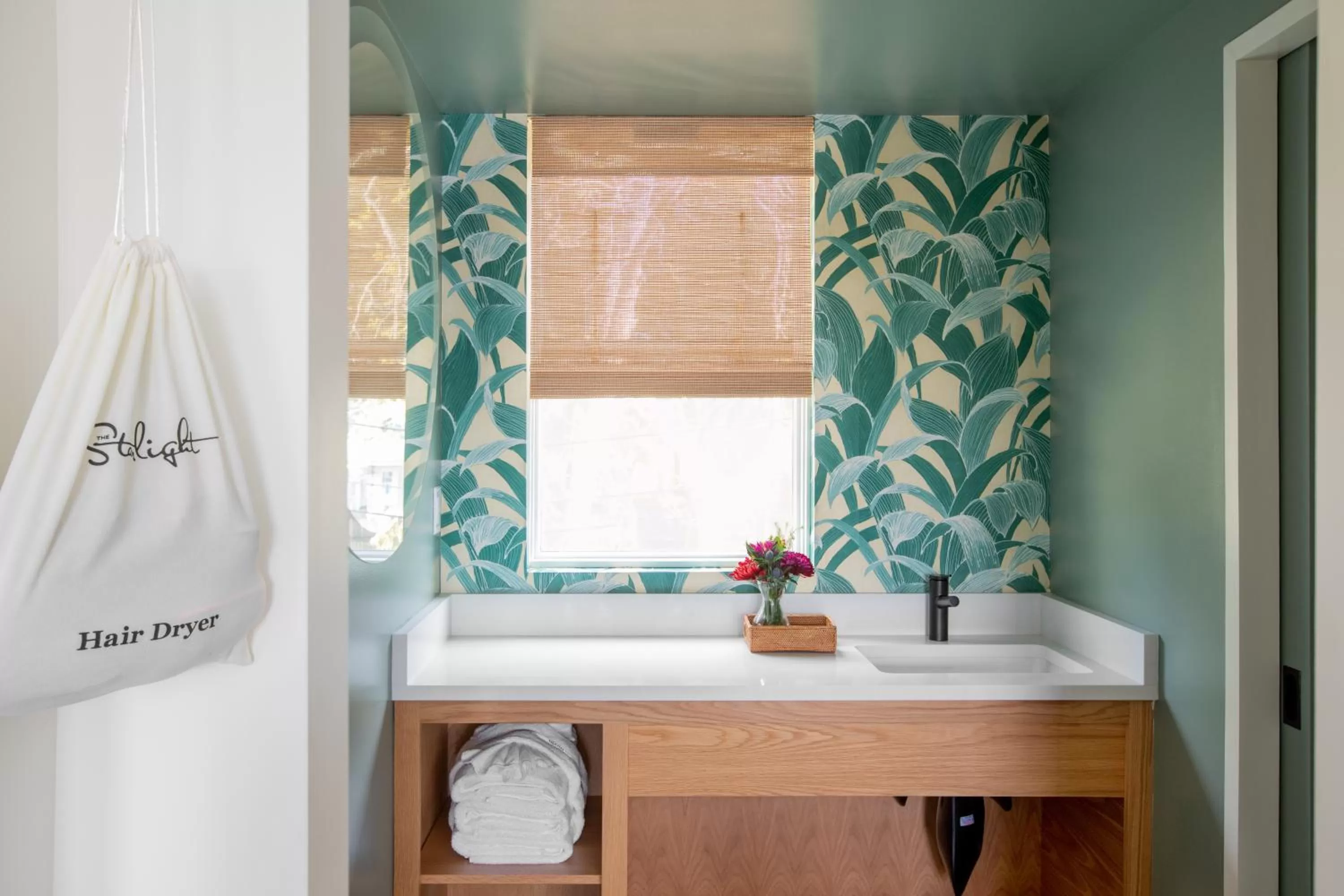 Bathroom in The Starlight Motor Inn