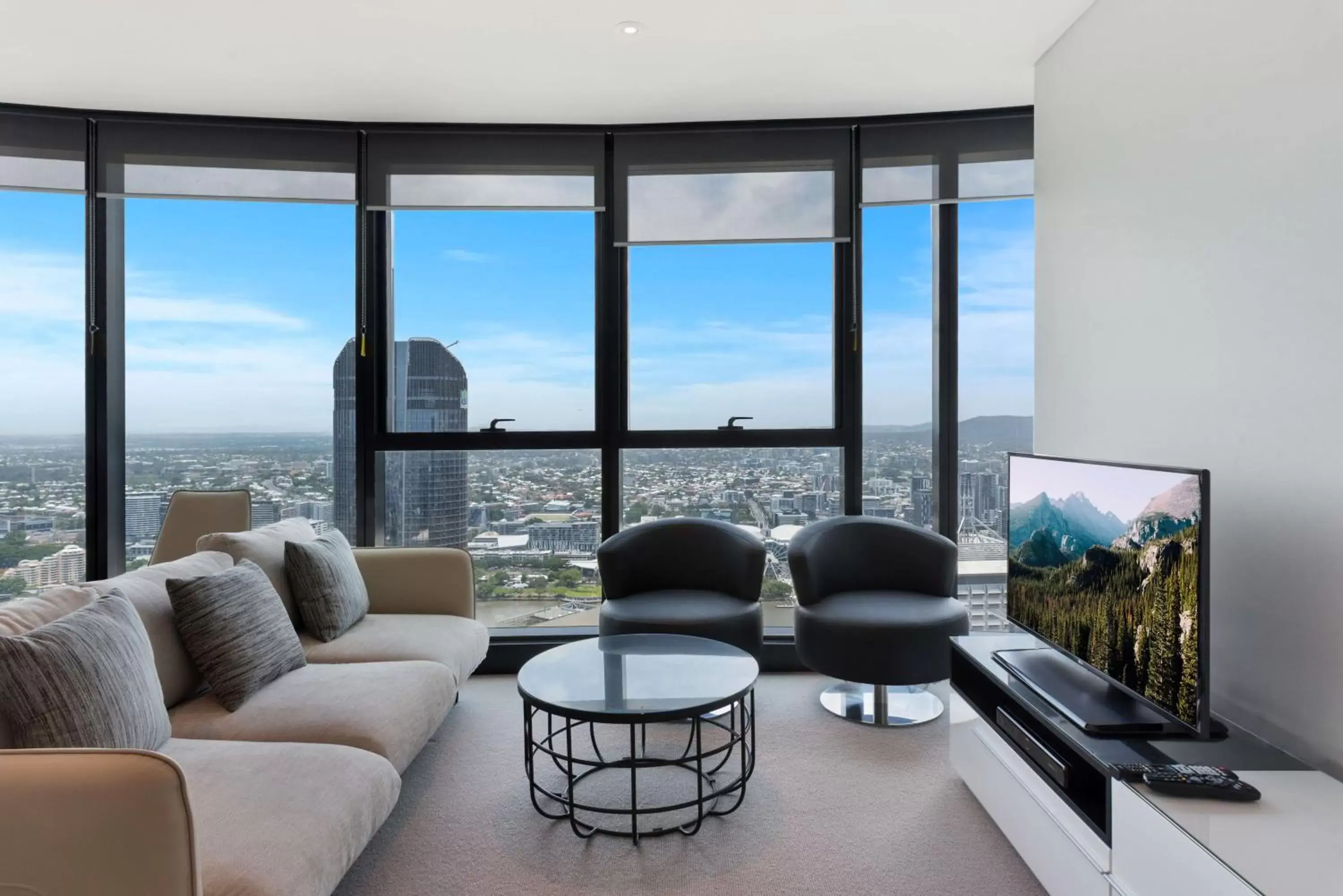 Living room, Seating Area in Brisbane Skytower by CLLIX