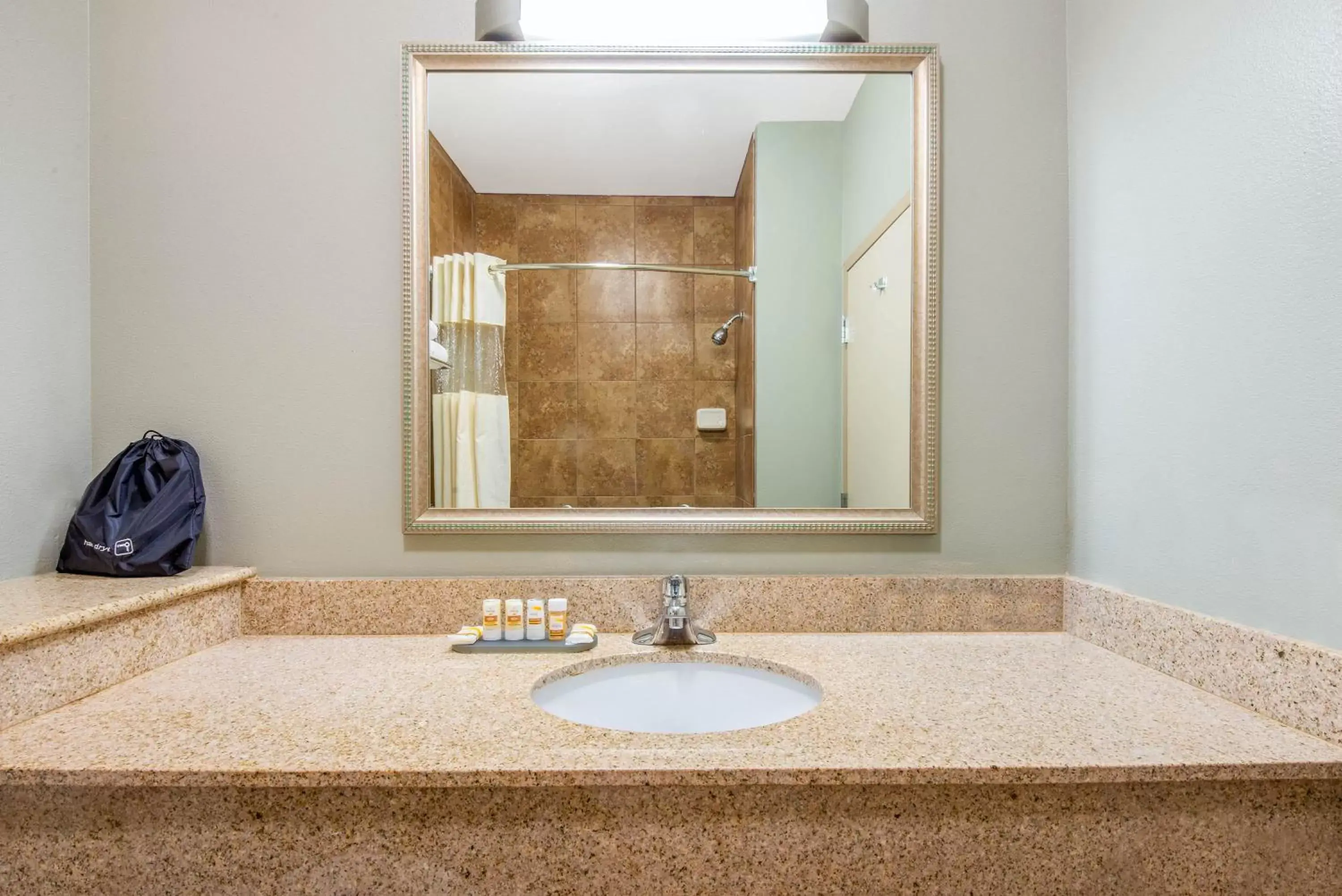 Bathroom in La Quinta by Wyndham Glen Rose
