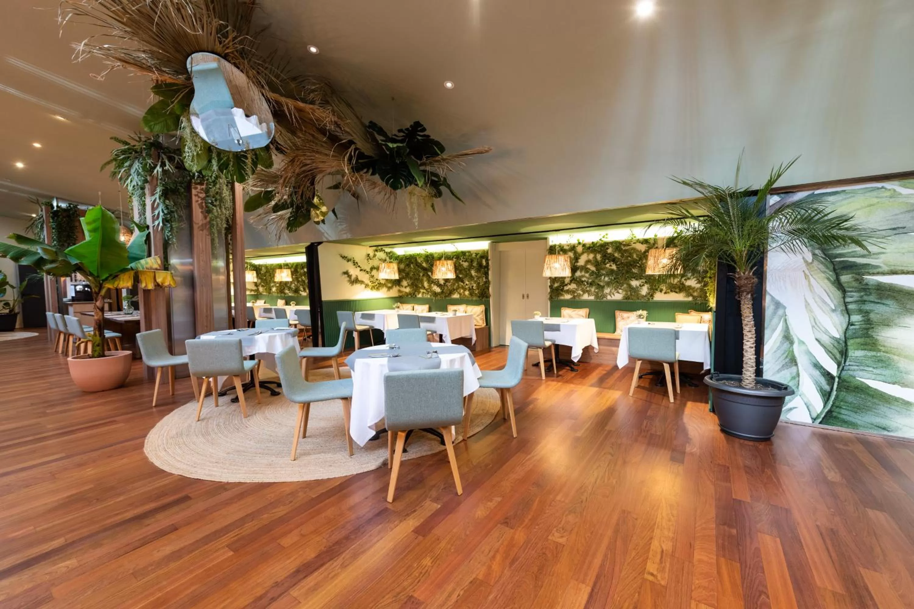 Restaurant/places to eat in Aparthotel Atenea Barcelona