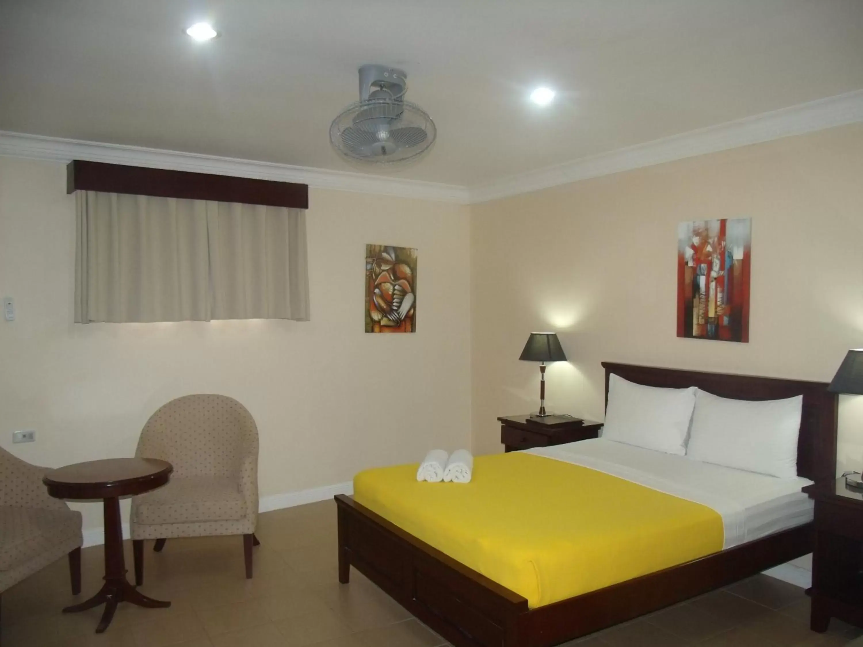 Bedroom, Bed in Panglao Regents Park Resort