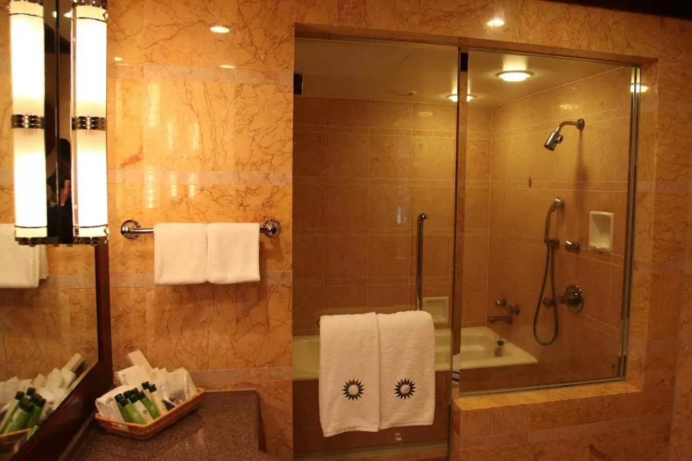 Bathroom in Mito Plaza Hotel