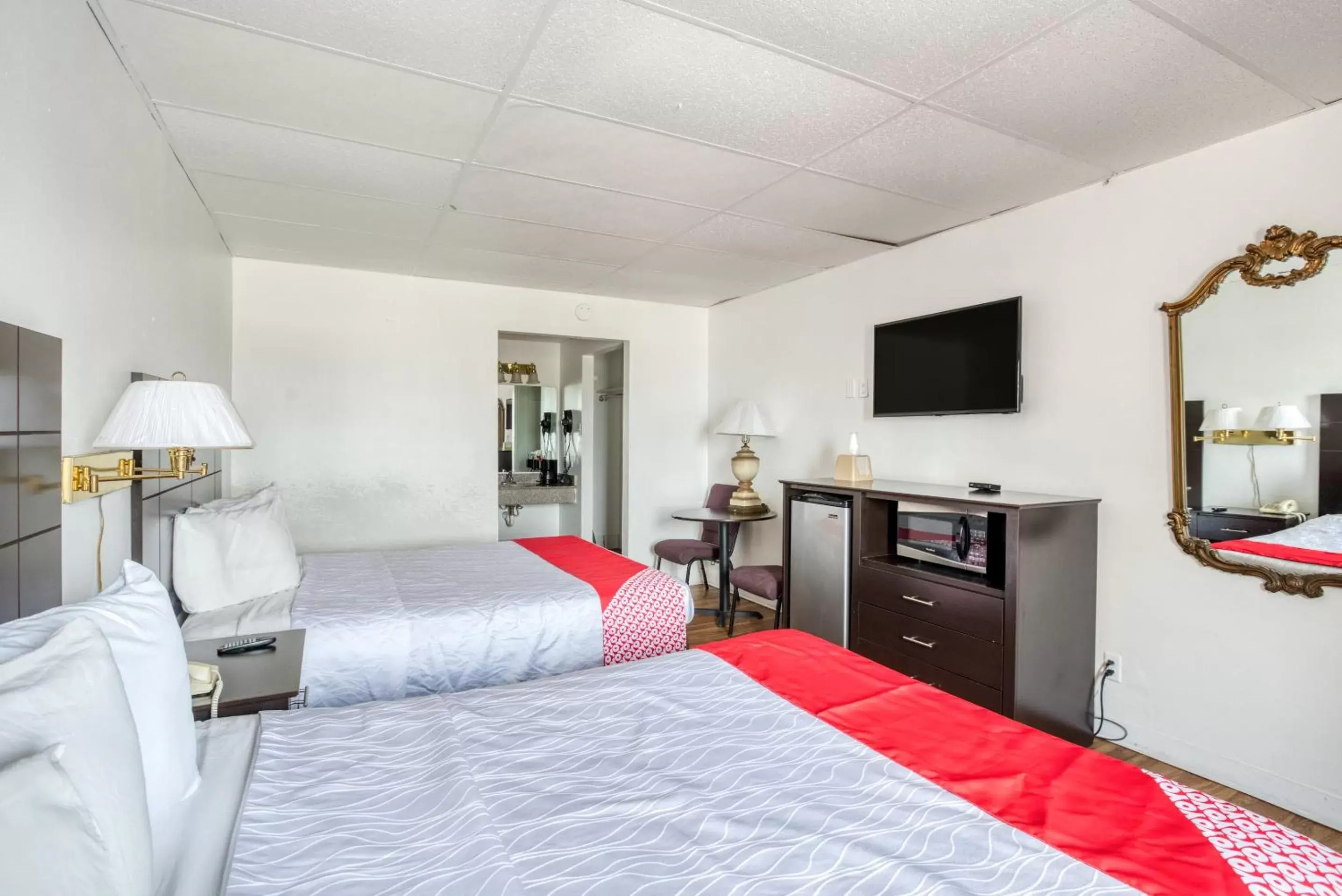 Bedroom, Bed in OYO Hotel San Antonio Lackland Air Force Base West