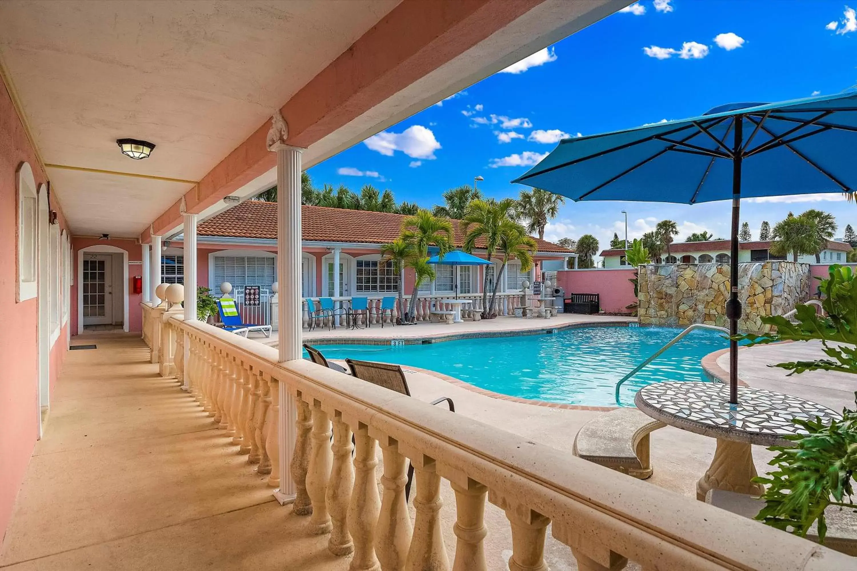 Pool view, Swimming Pool in Blind Pass Resort Motel