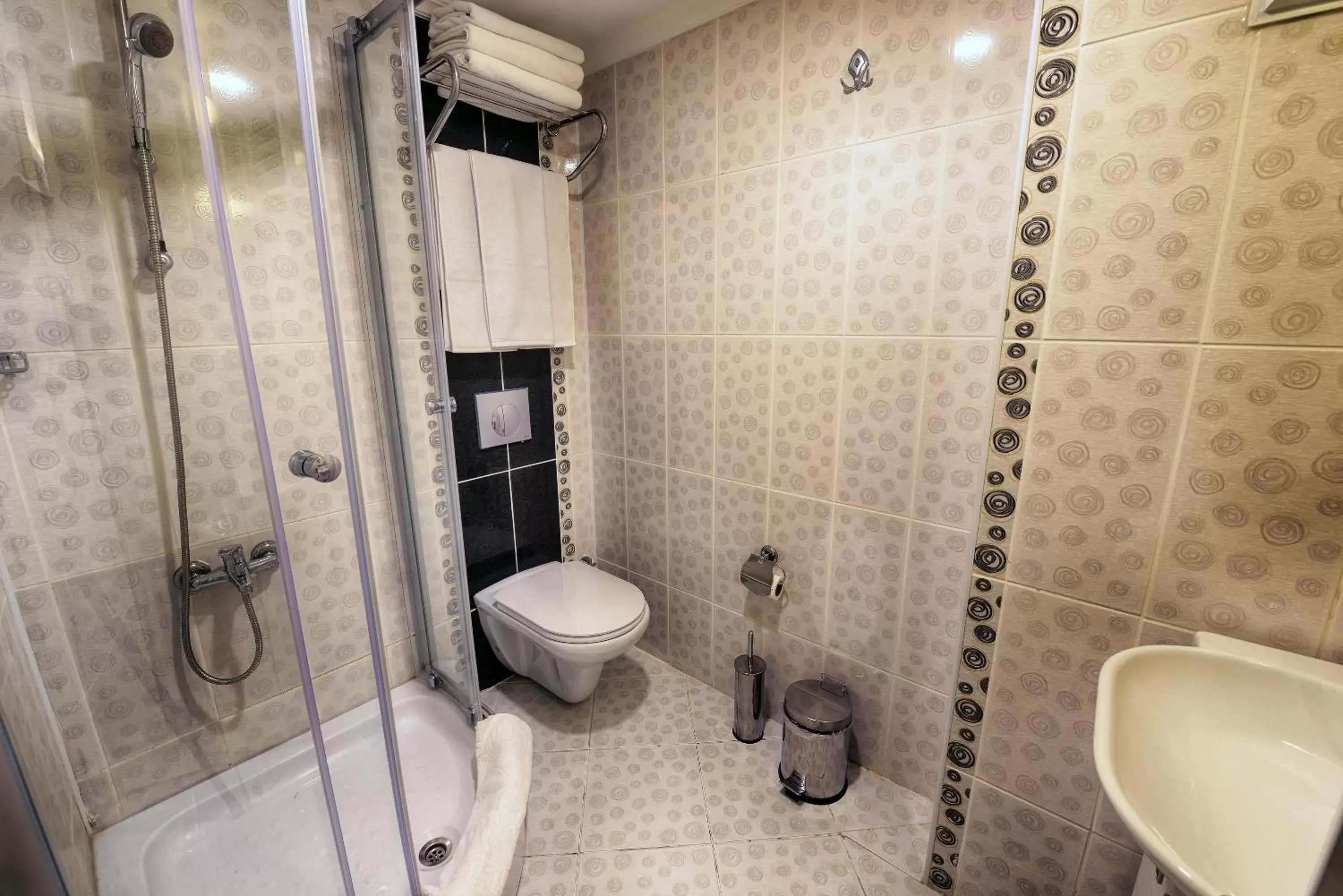 Bathroom in Florenta Hotel