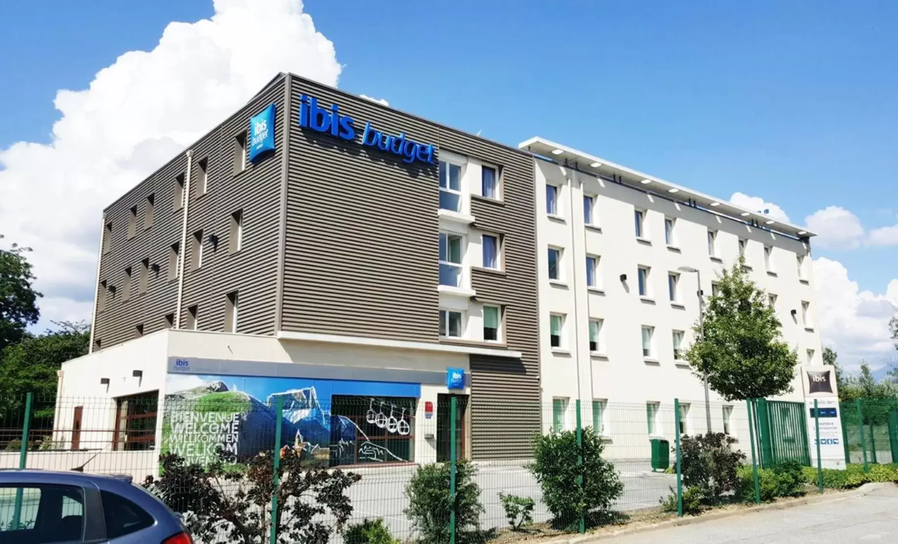 Staff, Property Building in Ibis Budget Grenoble Sud Seyssins