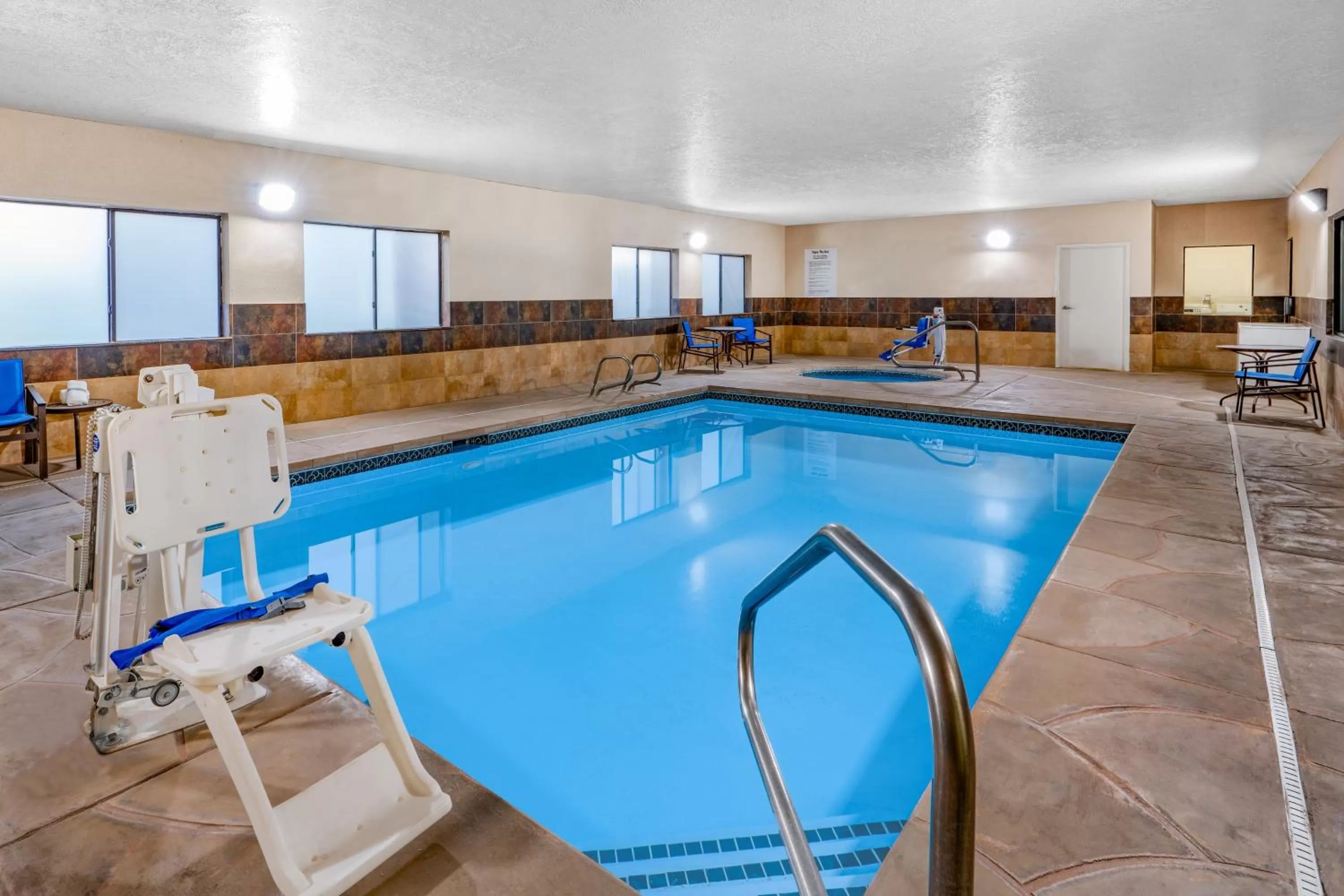 Swimming pool in Holiday Inn Express Hotel & Suites Albuquerque - North Balloon Fiesta Park by IHG