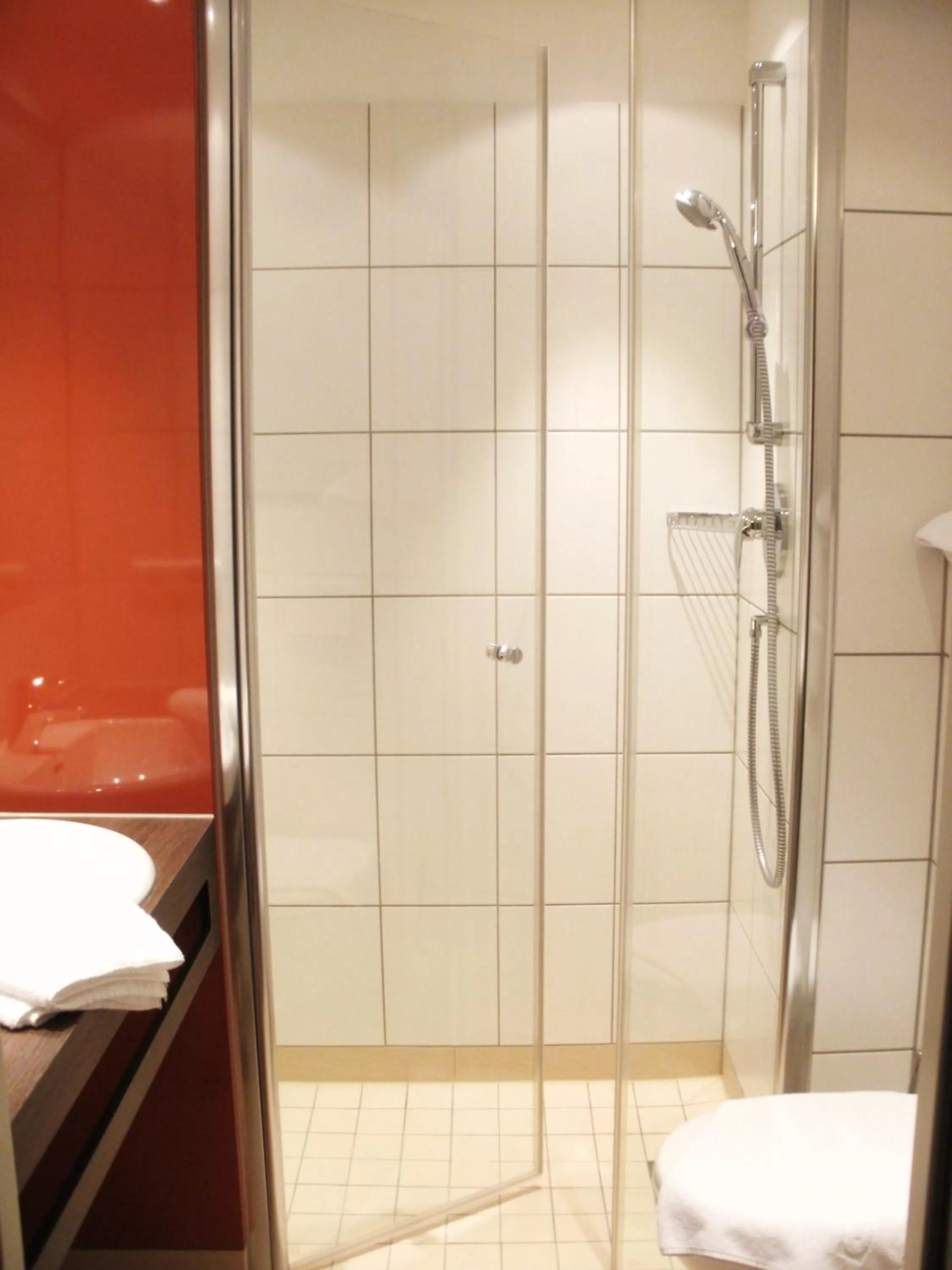 Bathroom in iQ-Hotel Ulm