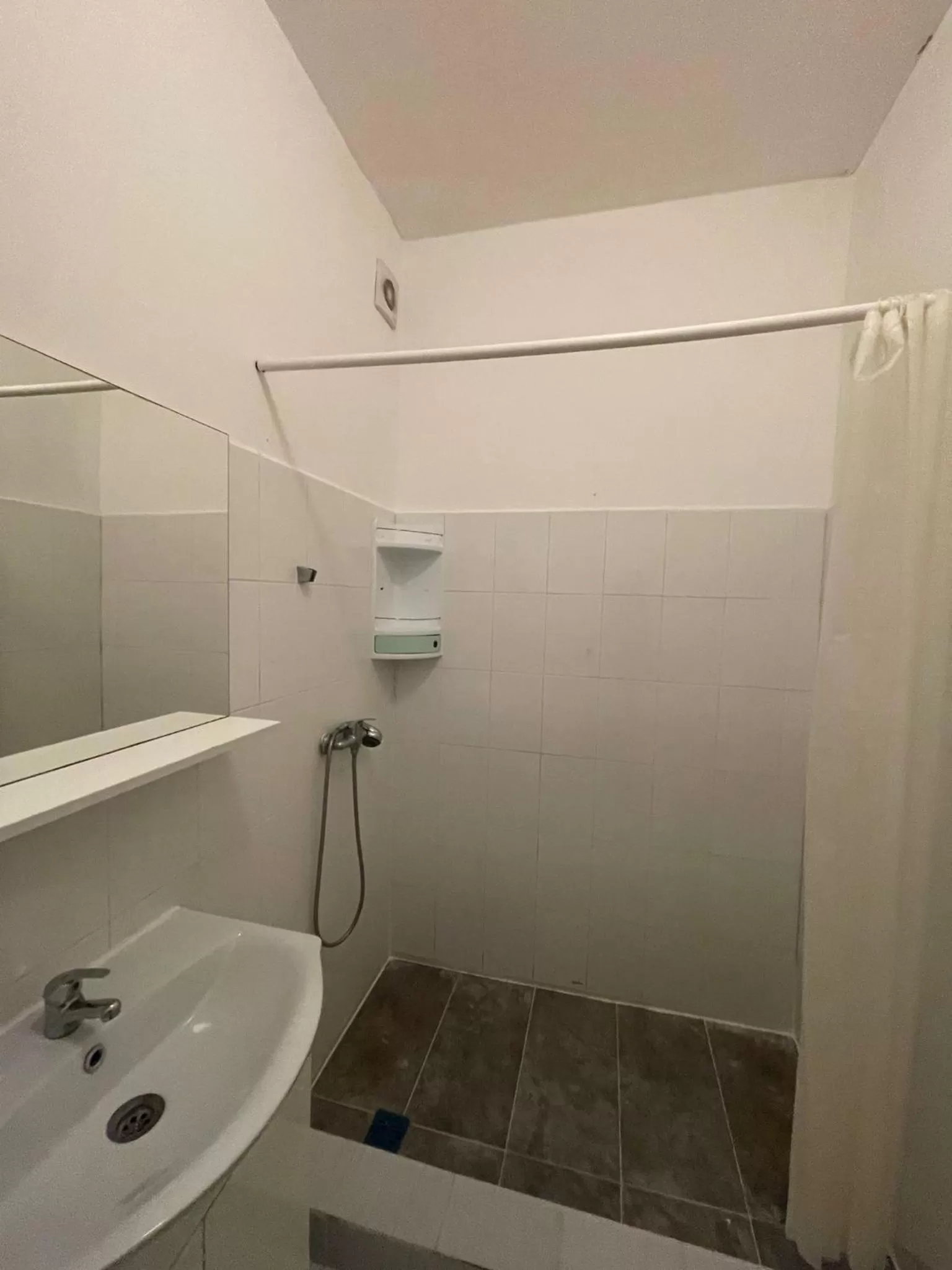 Bathroom in The Floor Piata Unirii