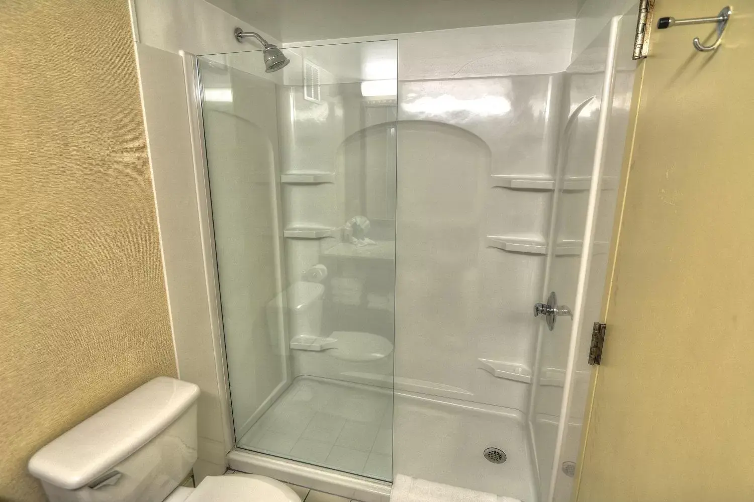 Shower, Bathroom in The Ramsey Hotel and Convention Center