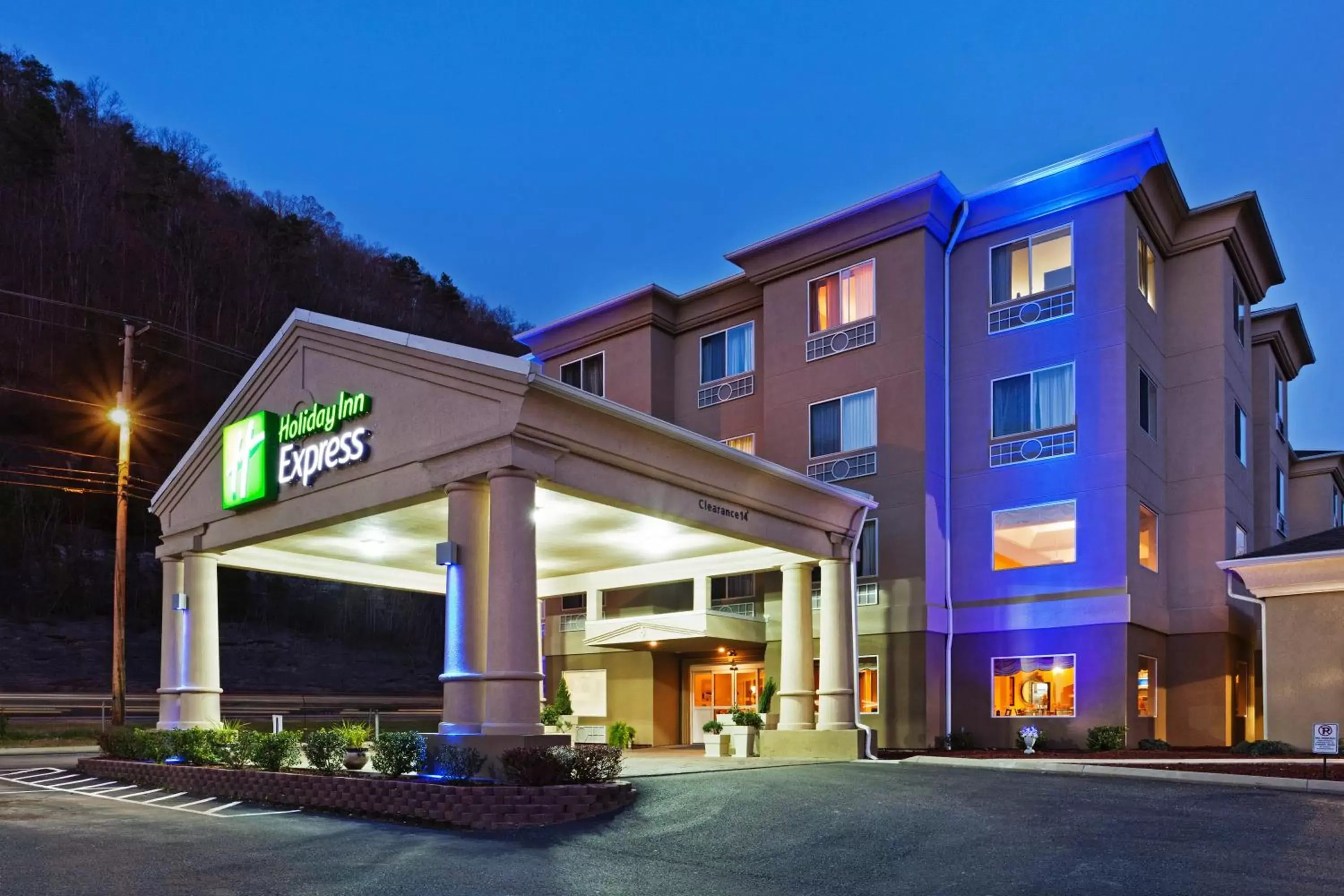 Property building in Holiday Inn Express and Suites Pikeville, an IHG Hotel