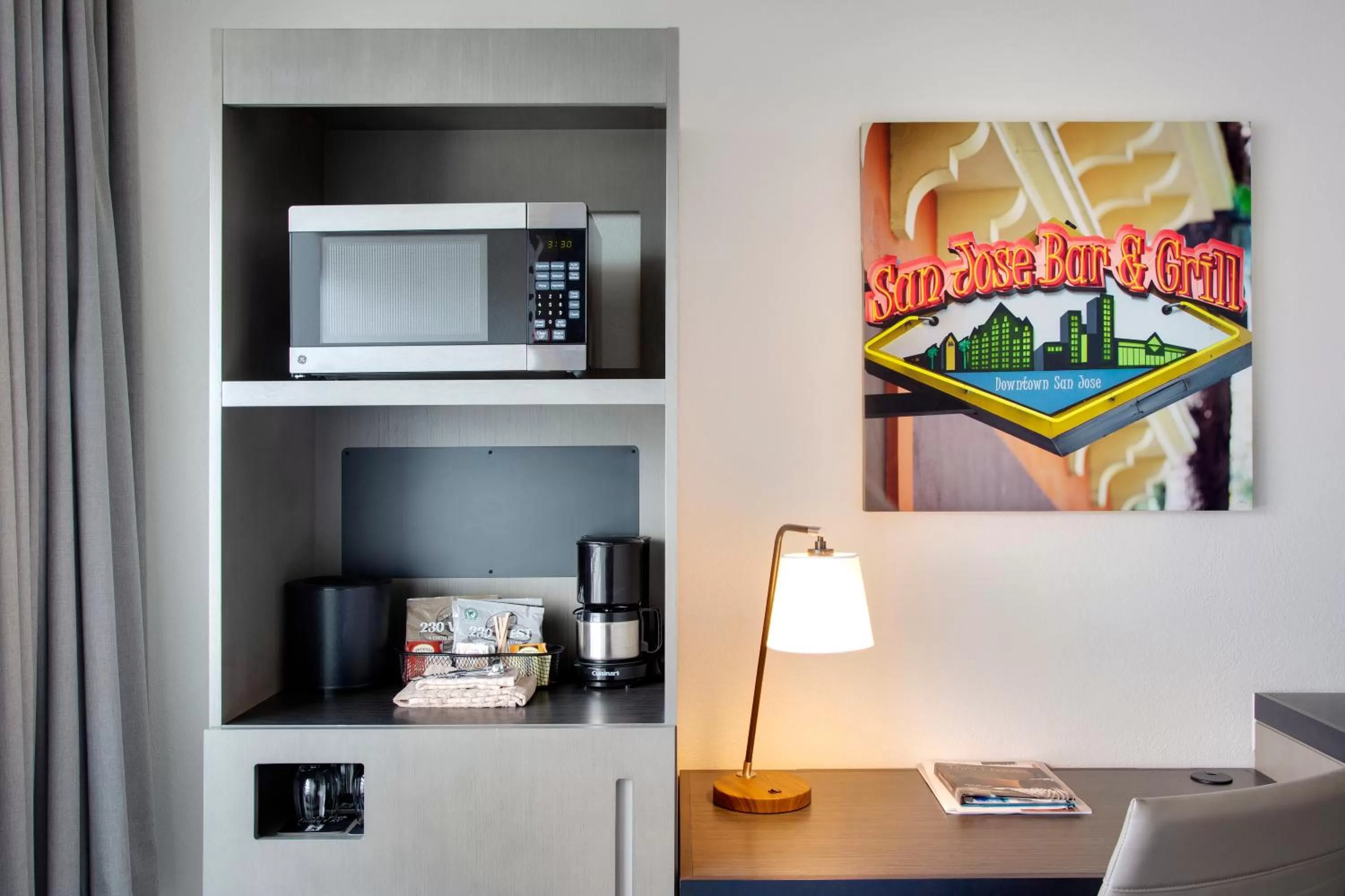 microwave in Hyatt House San Jose-Silicon Valley