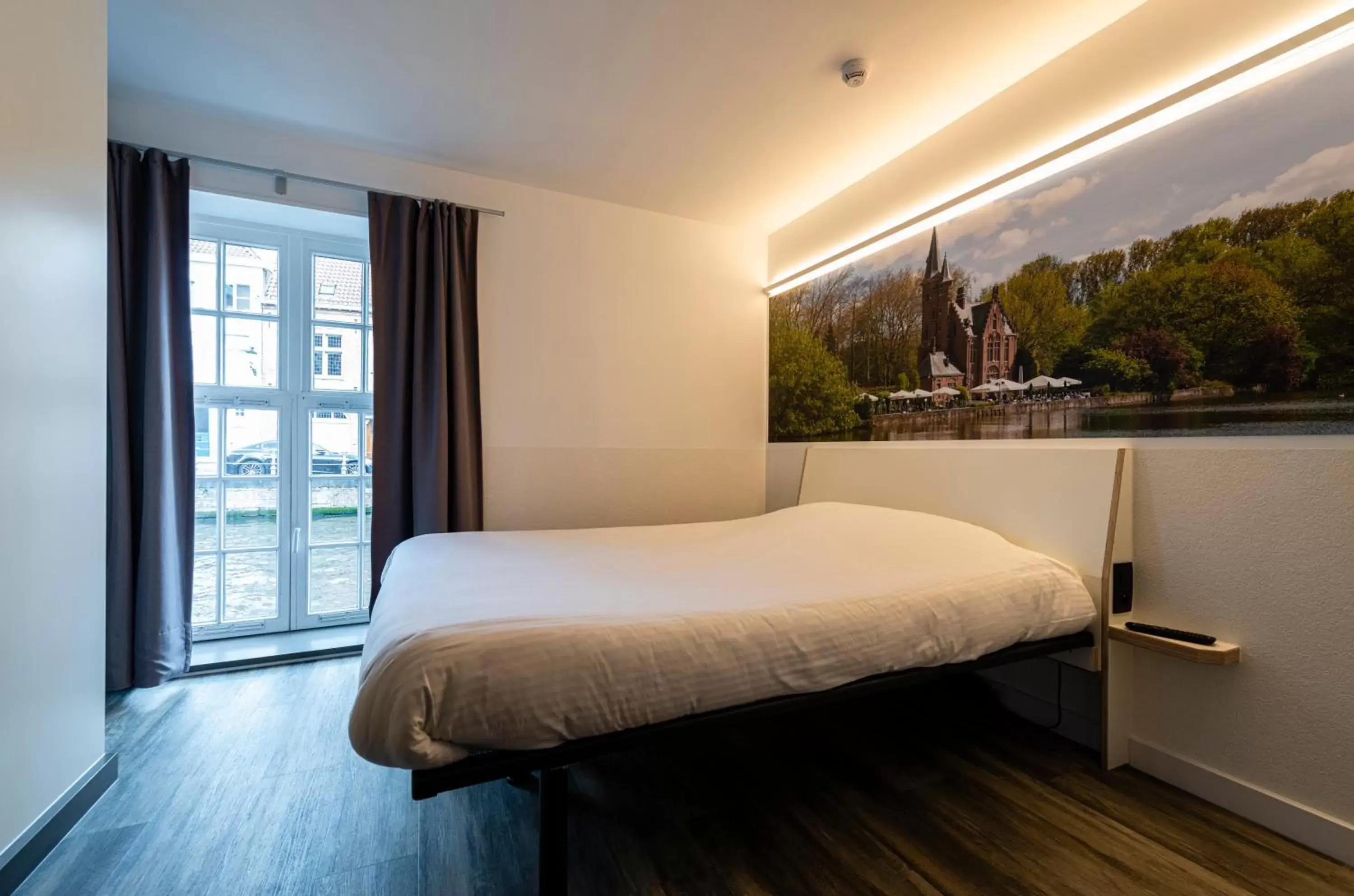 Bed in Canalview Hotel Ter Reien