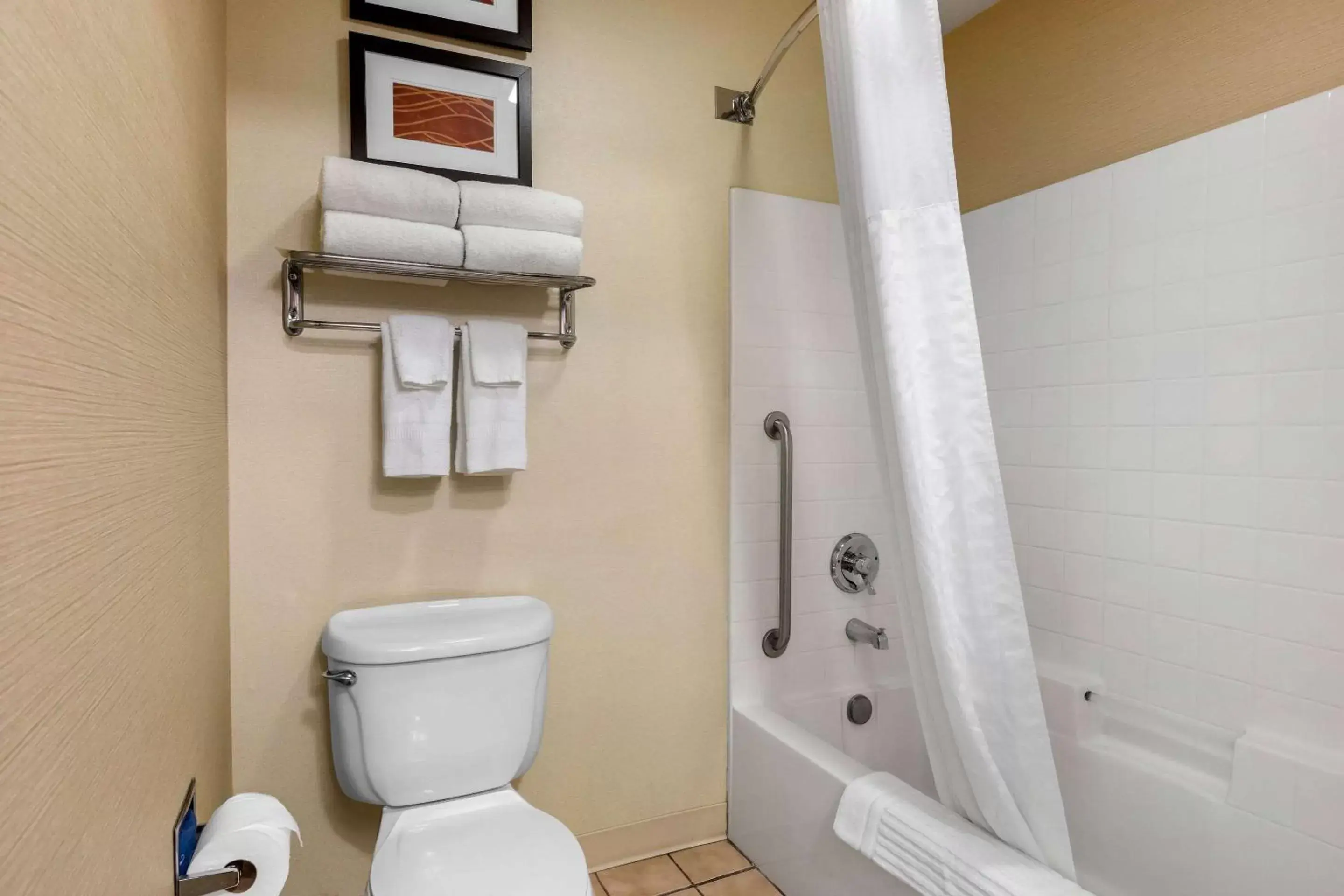 Bathroom in Comfort Inn & Suites Murrieta Temecula Wine Country