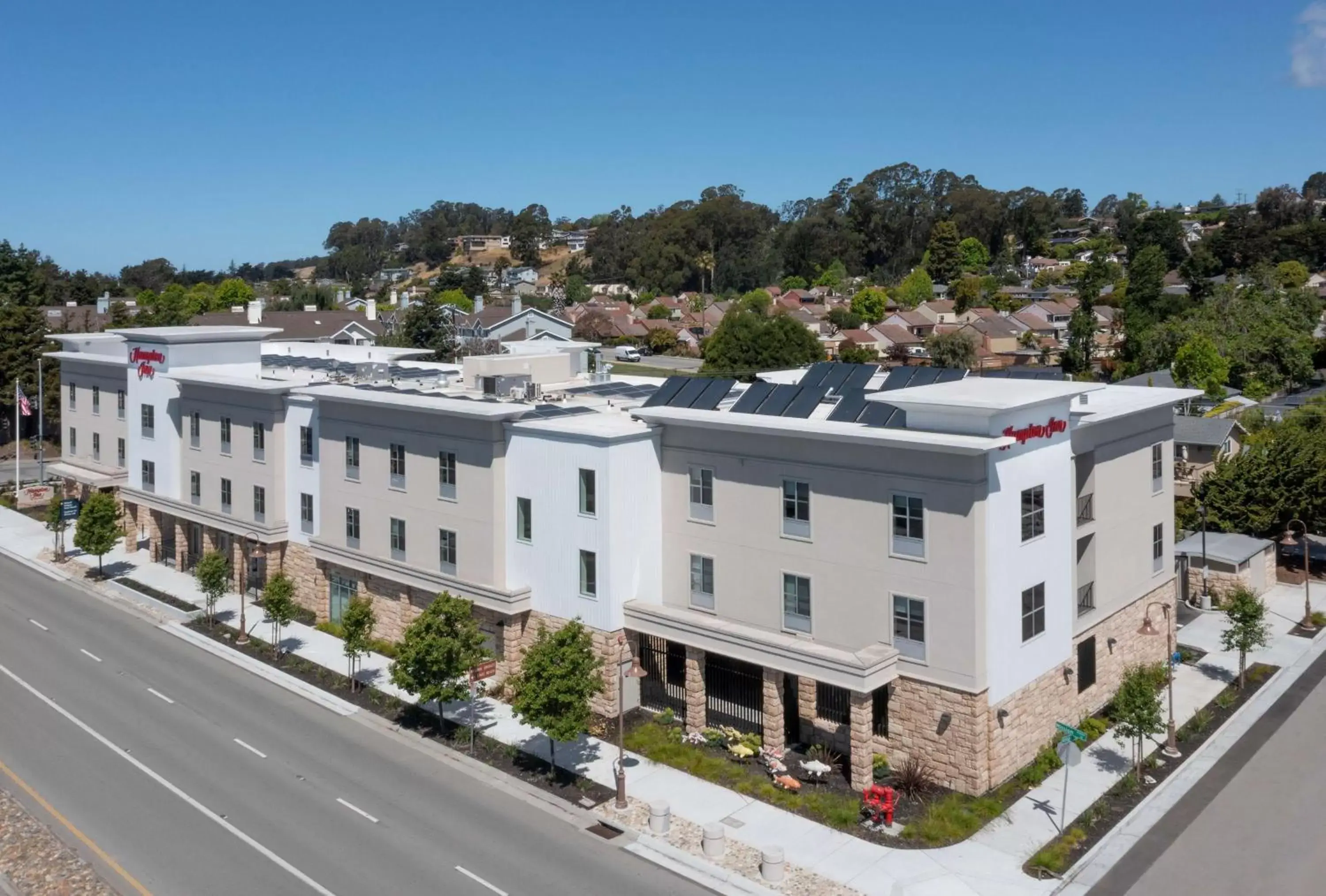 Property building in Hampton Inn Santa Cruz West, Ca