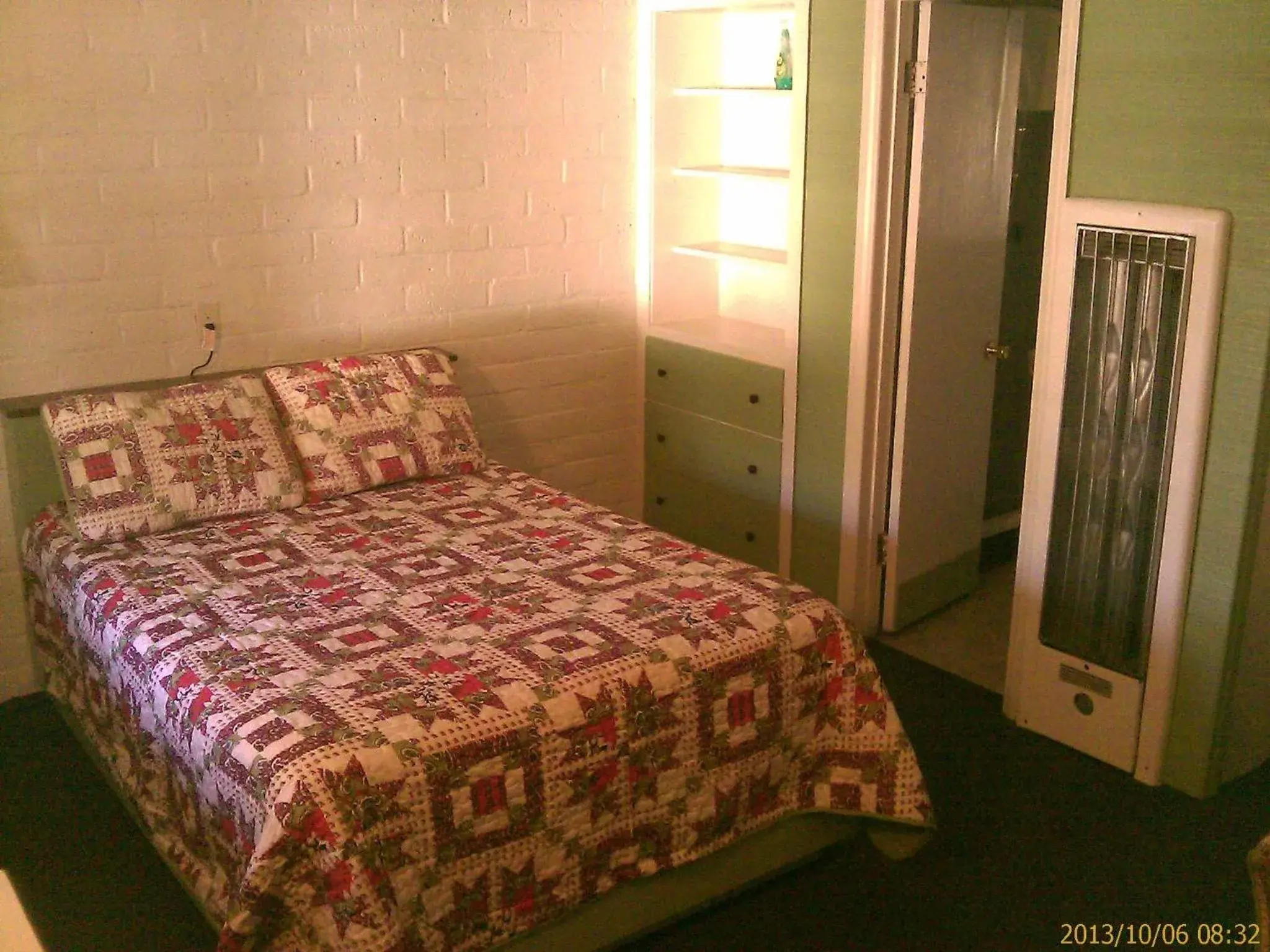 Bed in Ranch Motel