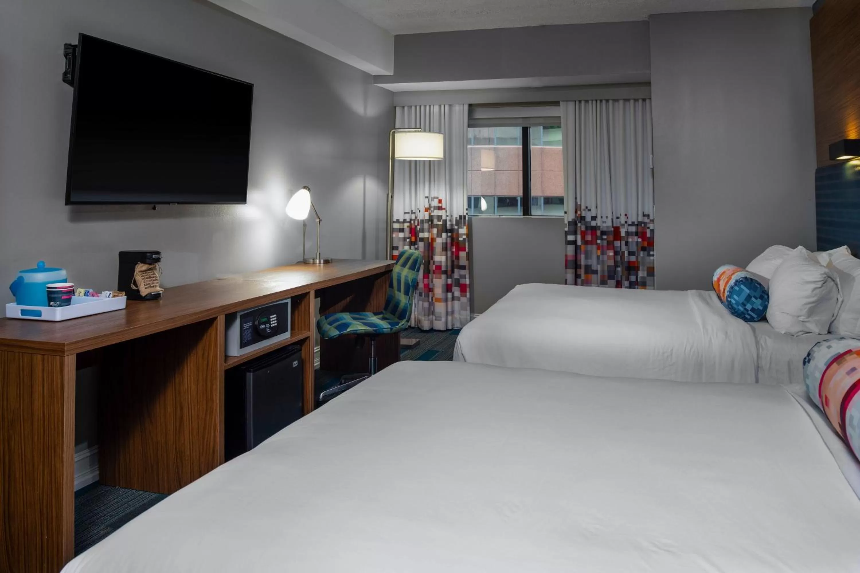 Photo of the whole room, Bed in Aloft Nashville West End