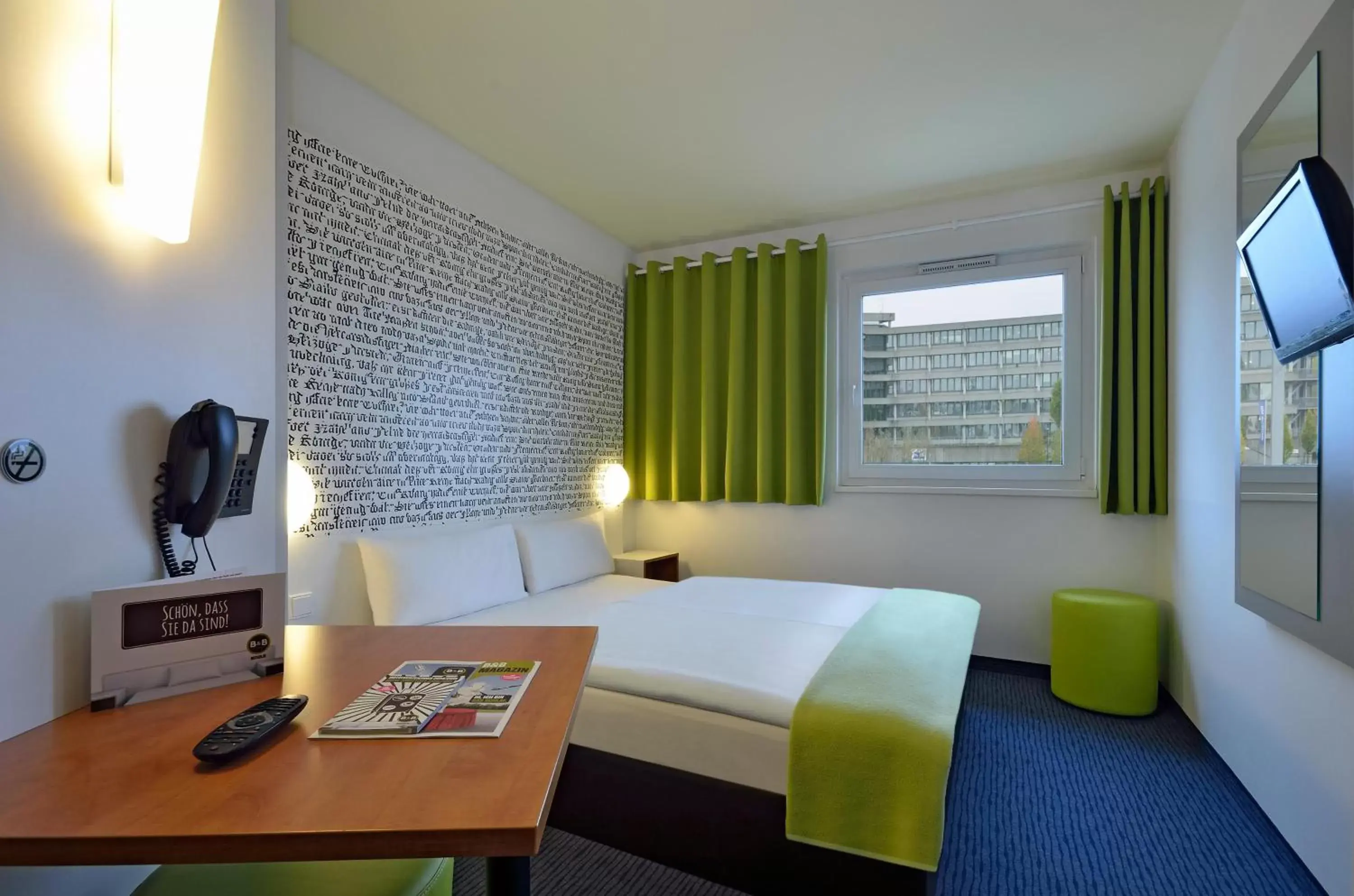 Photo of the whole room, Bed in B&B Hotel München Messe