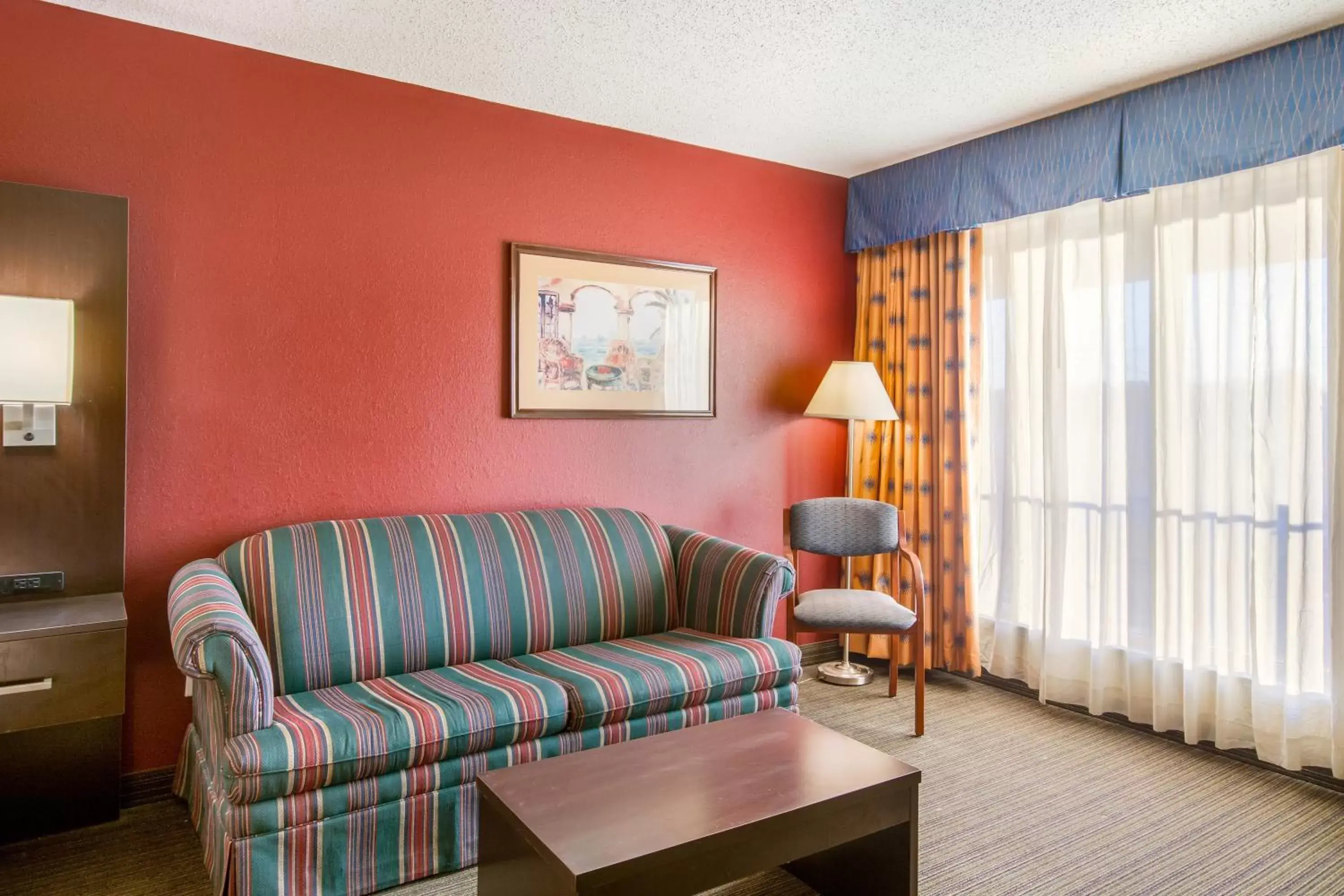 Property building, Seating Area in Red Roof Inn Vincennes