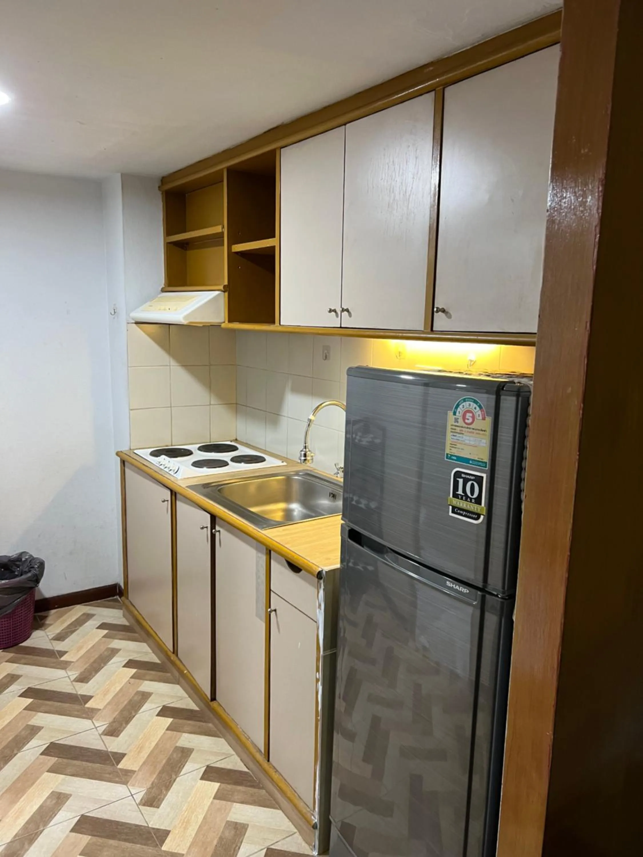 Kitchen or kitchenette in Mall Suites Hotel