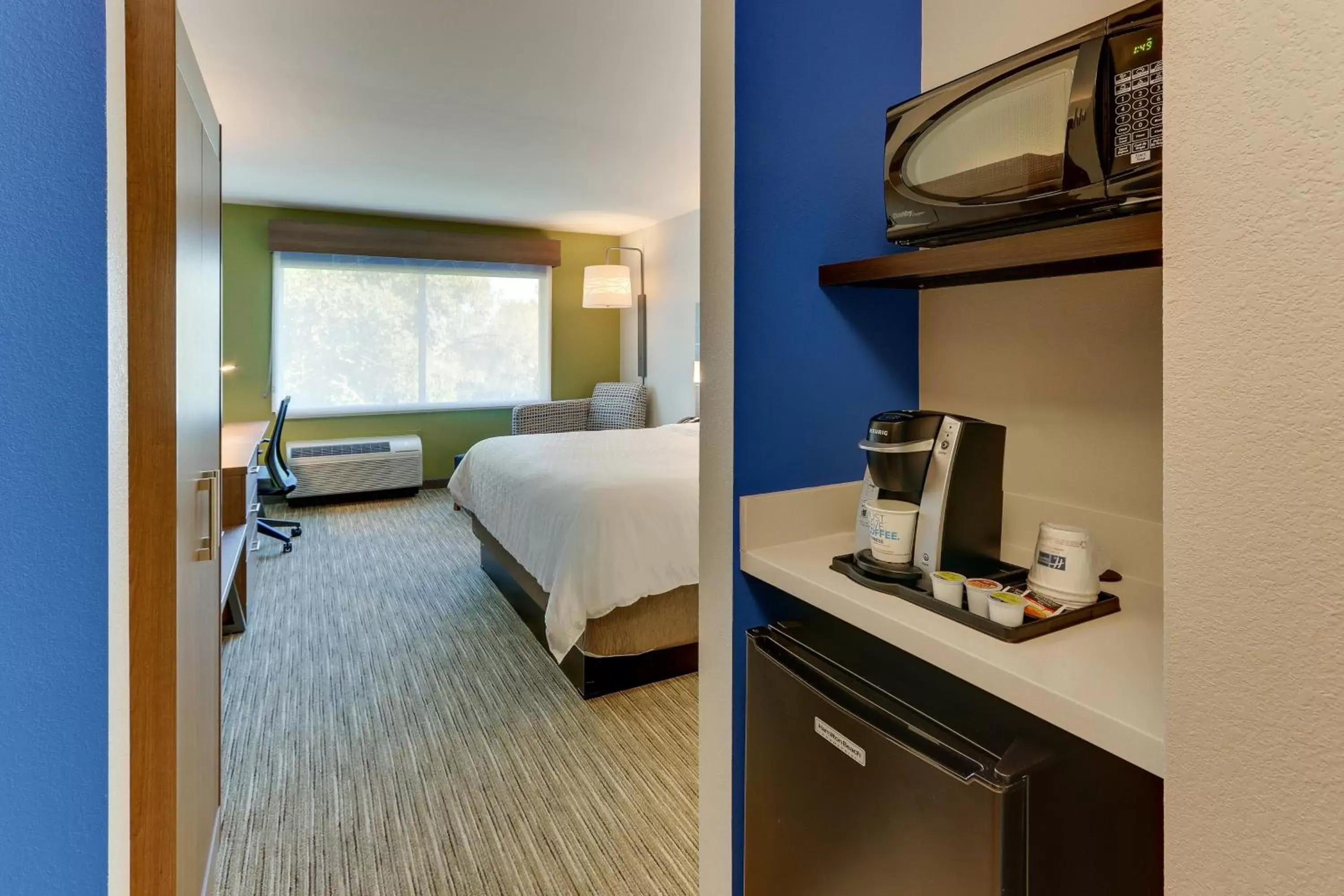 Photo of the whole room in Holiday Inn Express & Suites - Roanoke – Civic Center